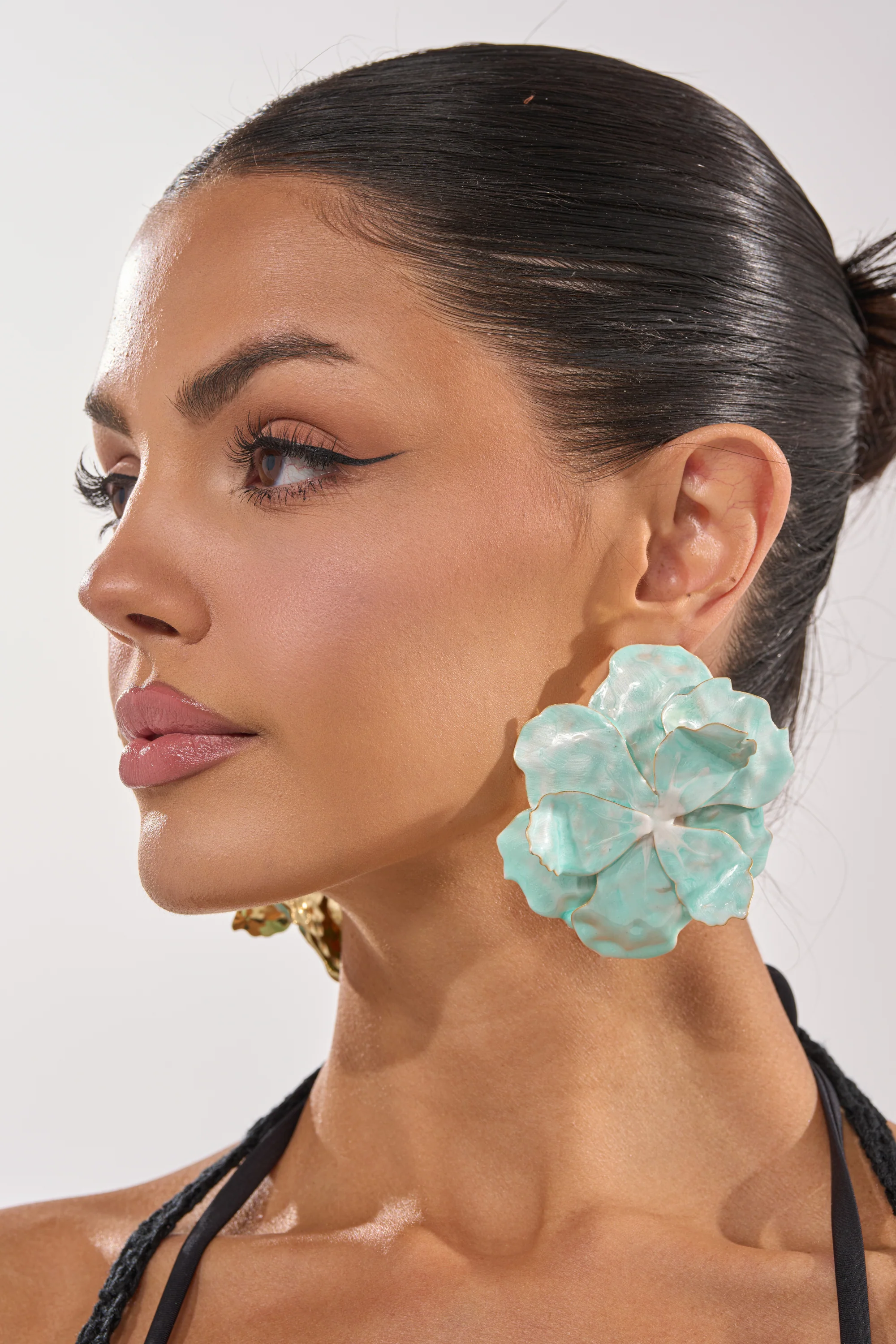FLOWER POWER BLUE EARRING - Image 3