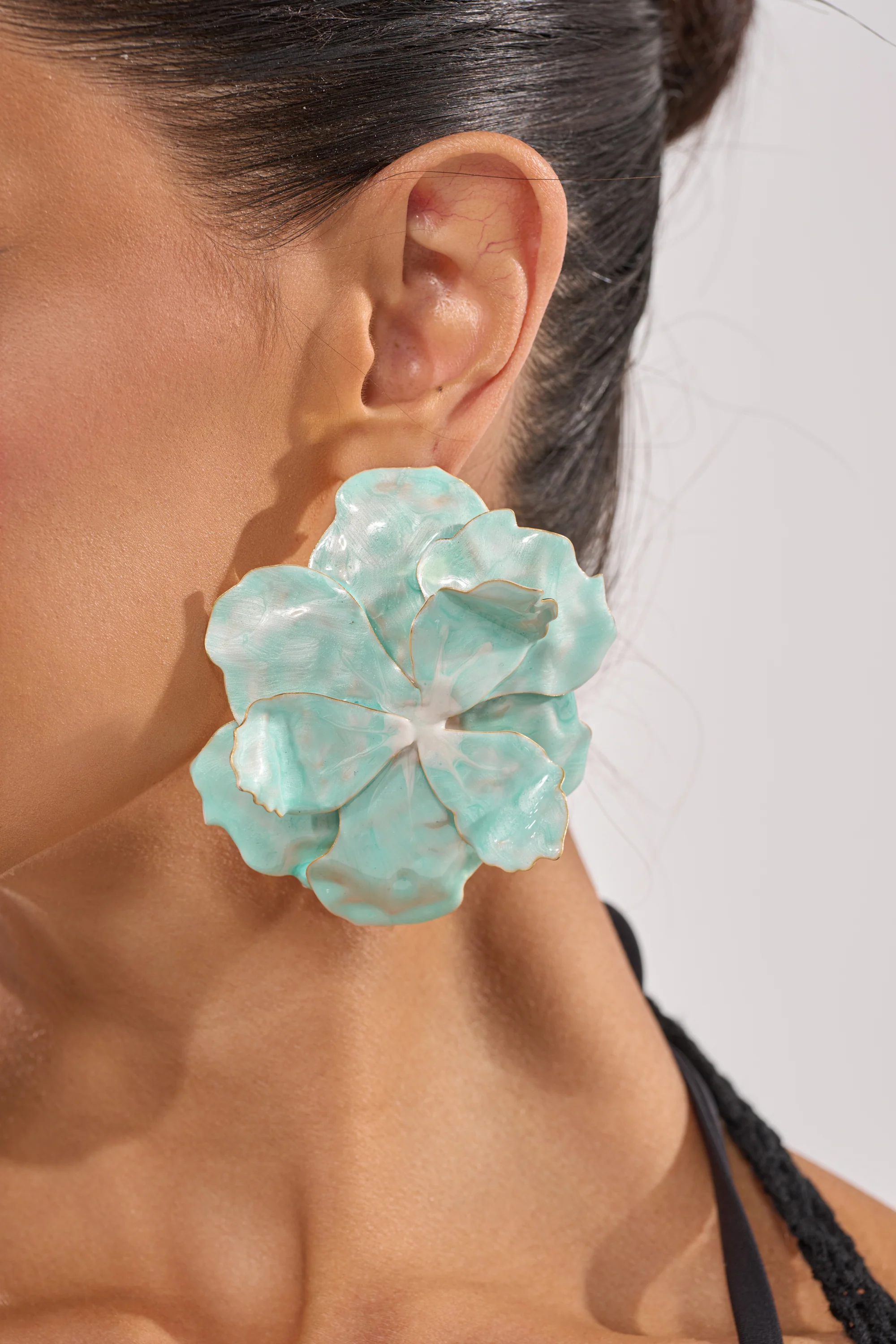 FLOWER POWER BLUE EARRING - Image 4