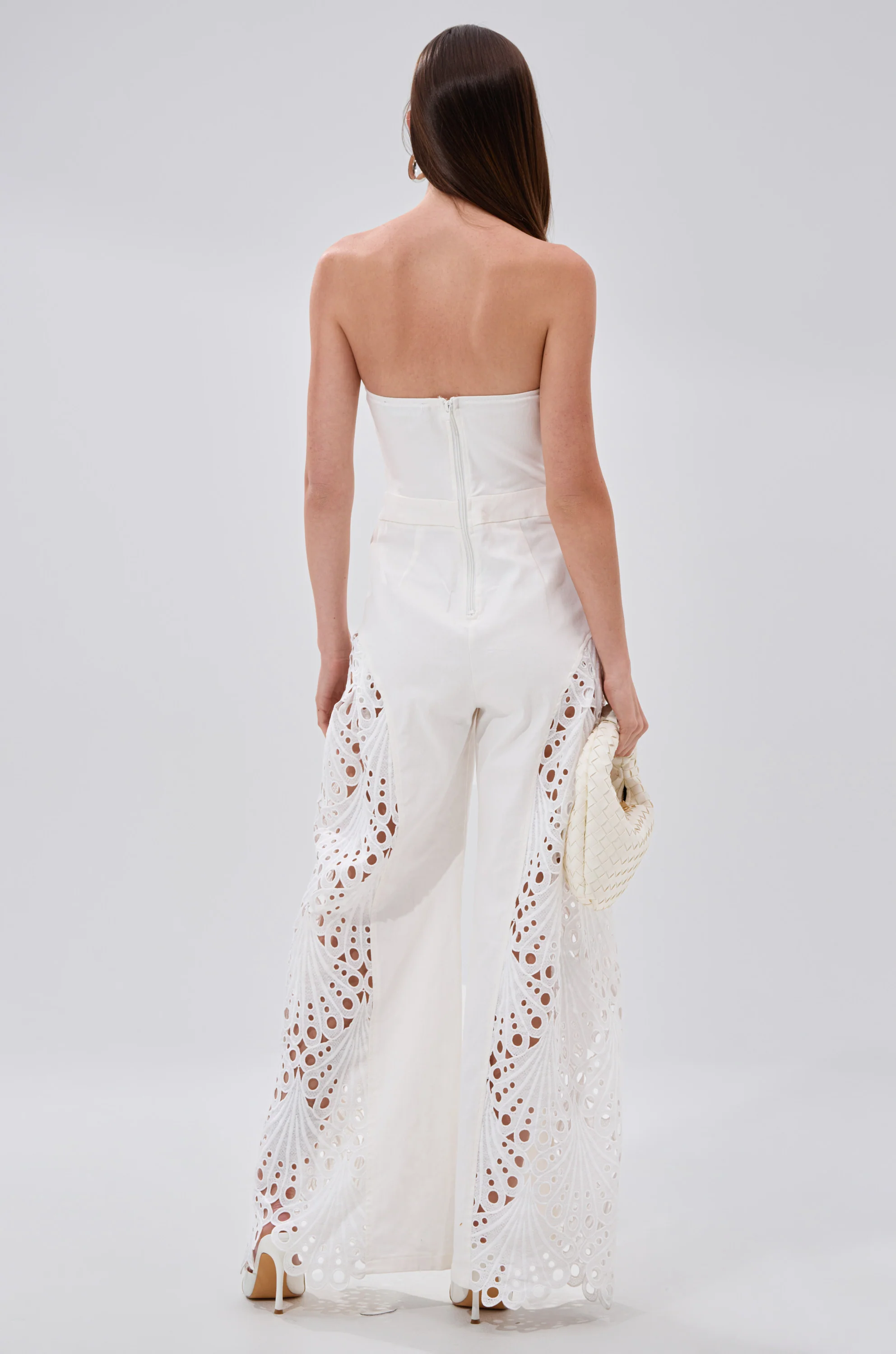 EASY BREEZY DENIM JUMPSUIT IN WHITE - Image 5