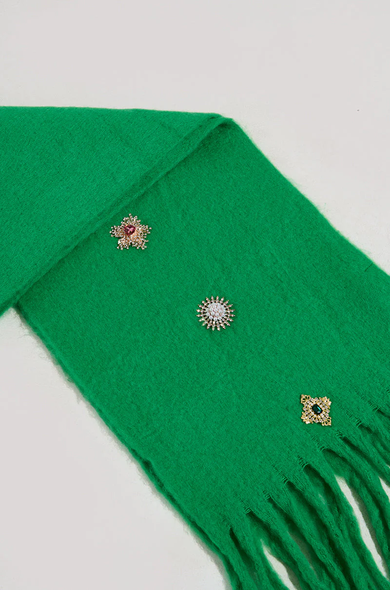 EMBELLISH ME BROOCH SCARF - Image 4
