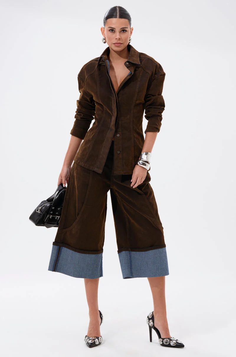 FALL VIBES VELVET BERMUDA SHORT - Image 5