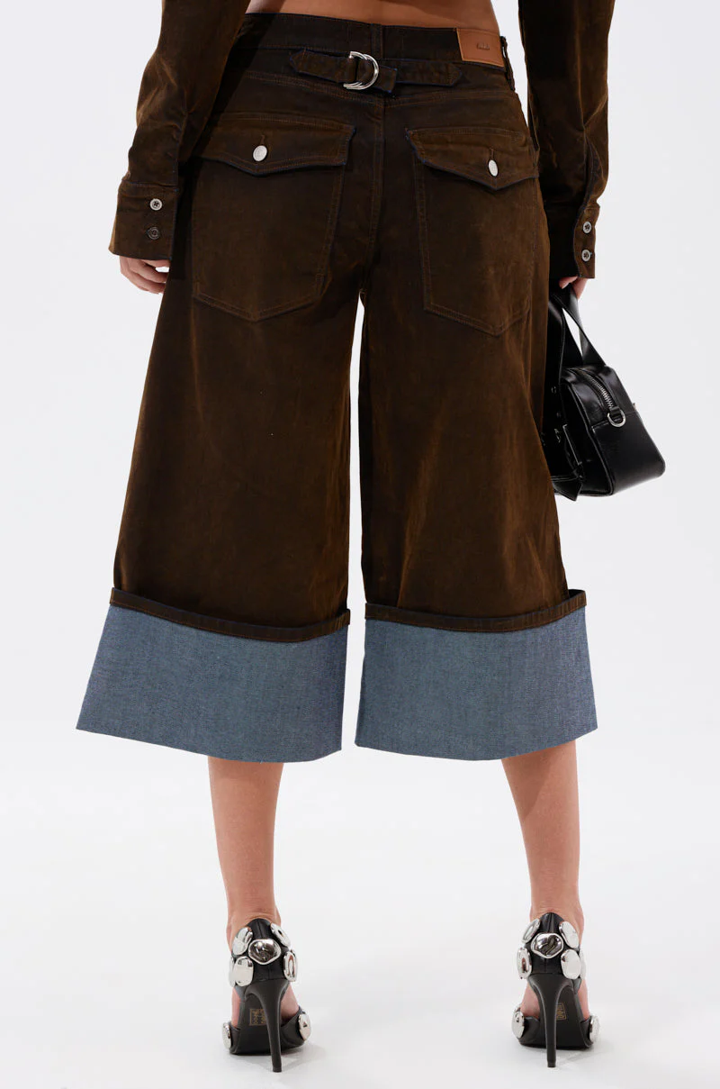 FALL VIBES VELVET BERMUDA SHORT - Image 9