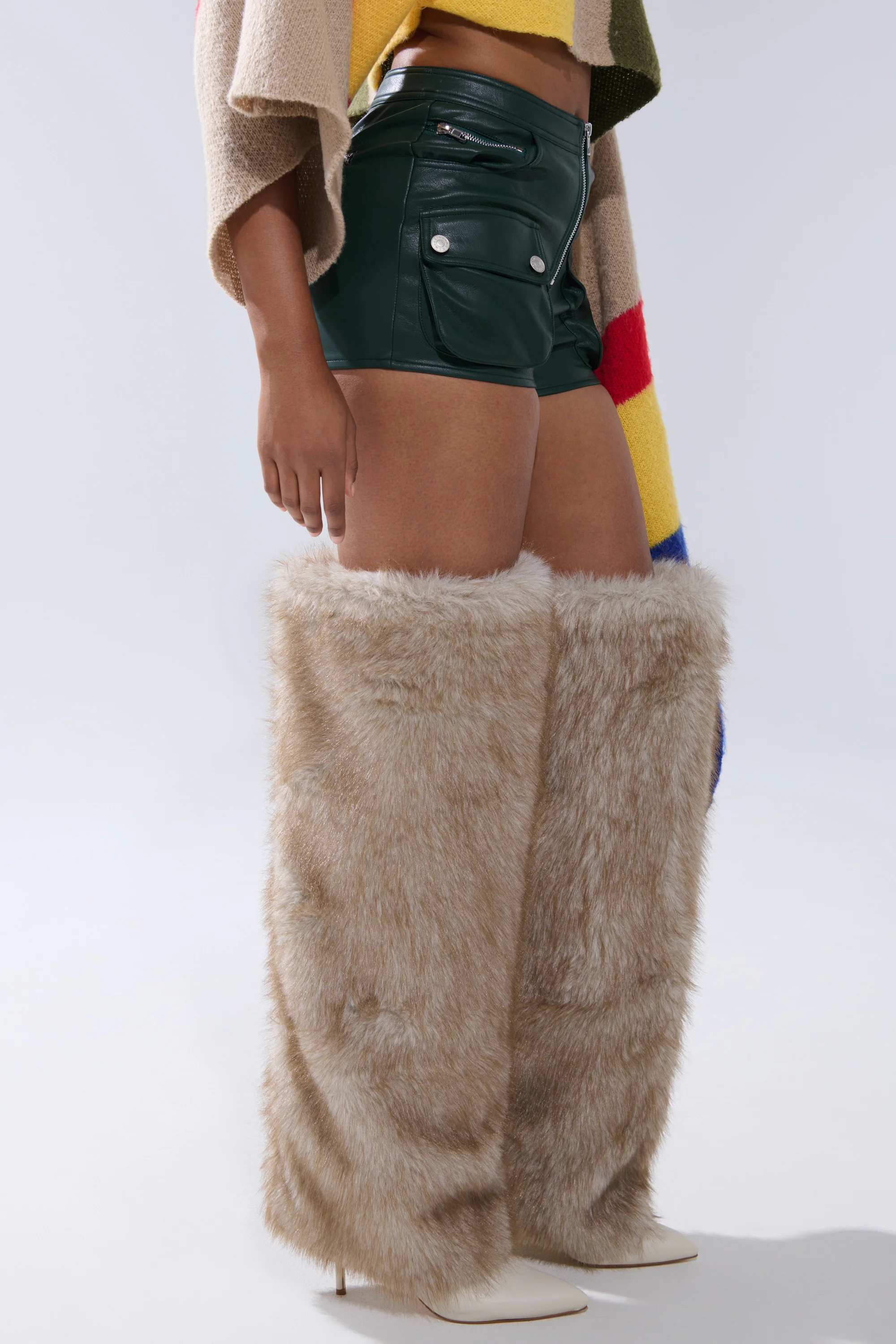 FAUX LEATHER MINI CARGO SHORTS - Image 3