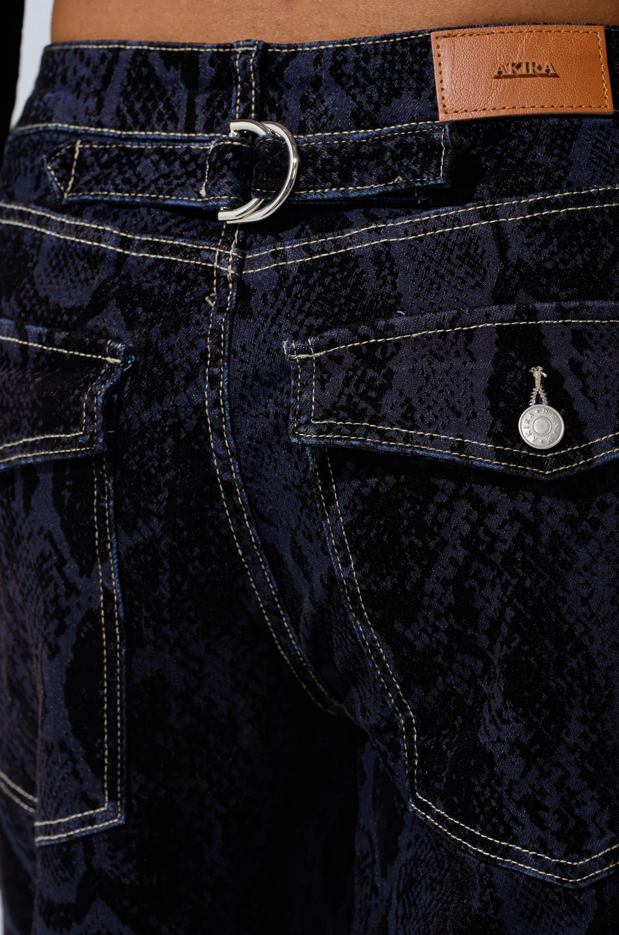 FEELS LIKE MONEY DENIM BERMUDA SHORT - Image 10