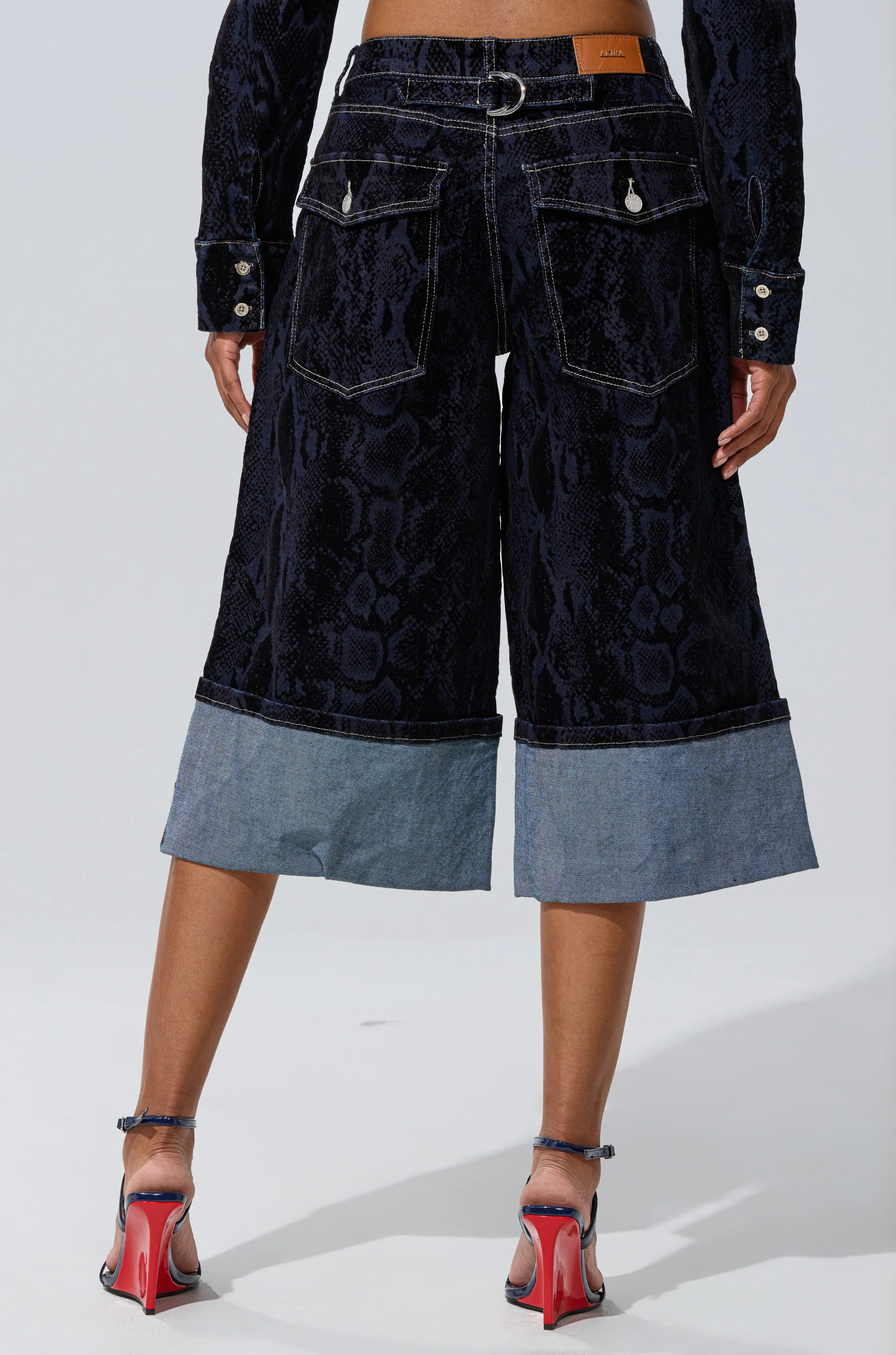 FEELS LIKE MONEY DENIM BERMUDA SHORT - Image 5