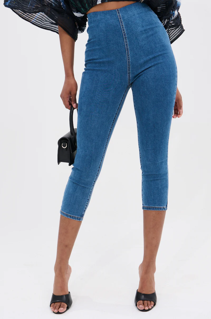 FLEX FIT MEDIUM WASH CAPRI - Image 3