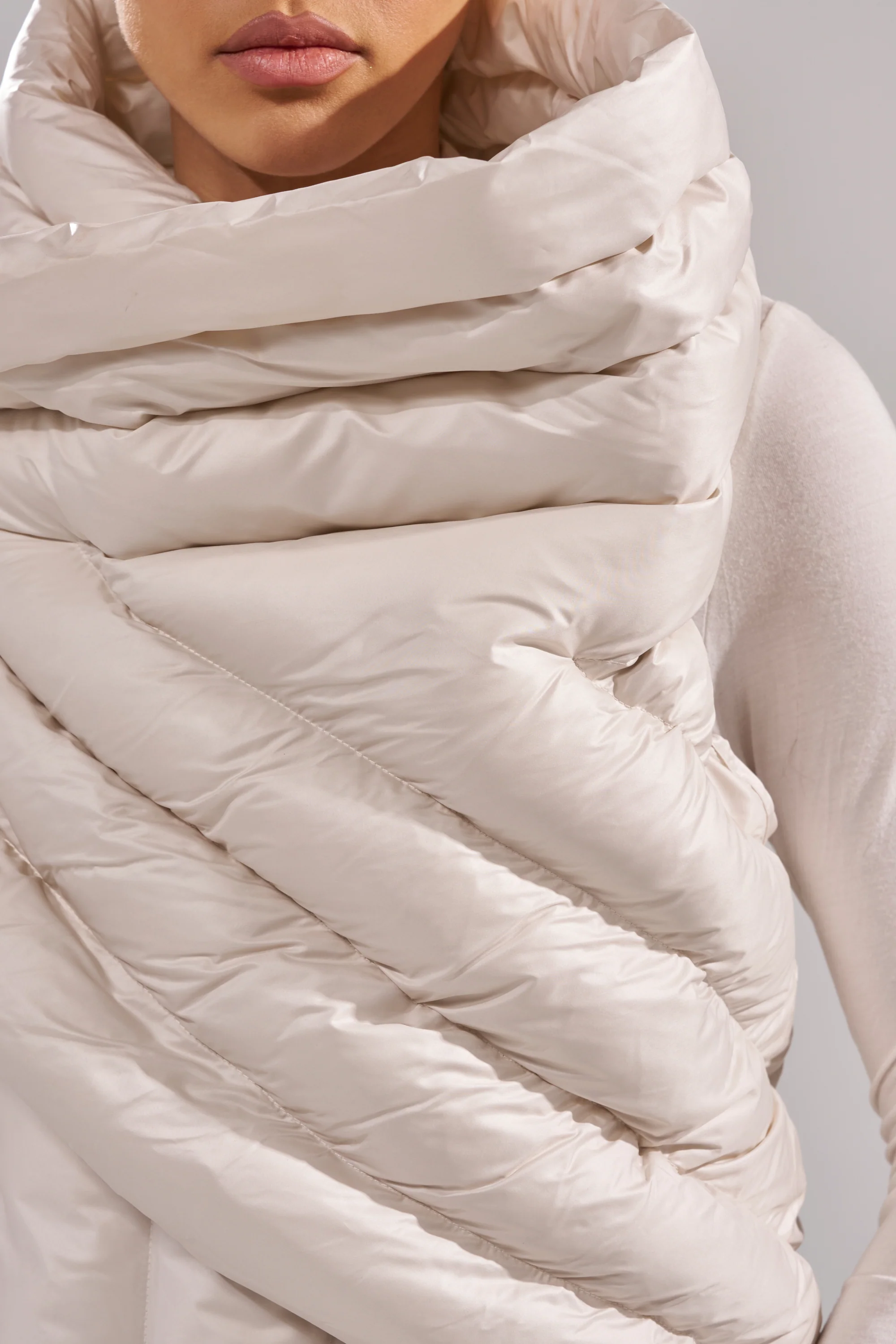 FOR THE DRAMA PUFFER VEST IN IVORY - Image 6