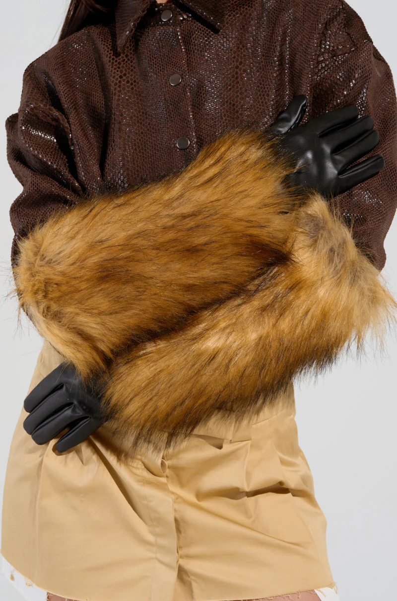GRACELLE EXTENDED FAUX FUR GLOVES - Image 2