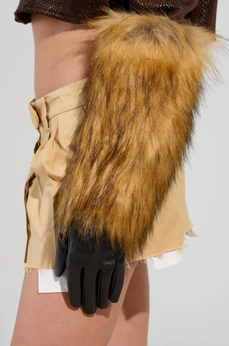 GRACELLE EXTENDED FAUX FUR GLOVES - Image 3