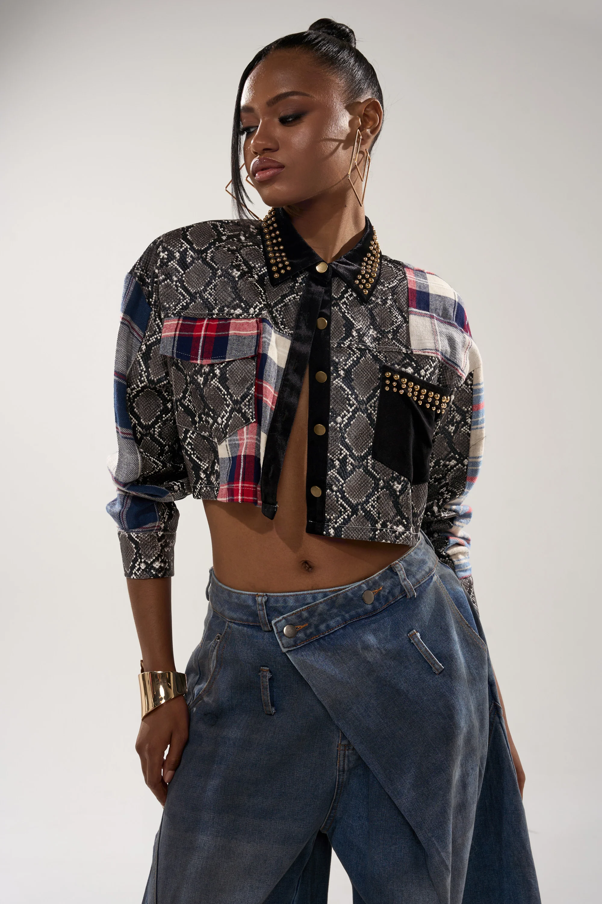 GUESS WHATS NEXT PLAID BUTTON DOWN - Image 2
