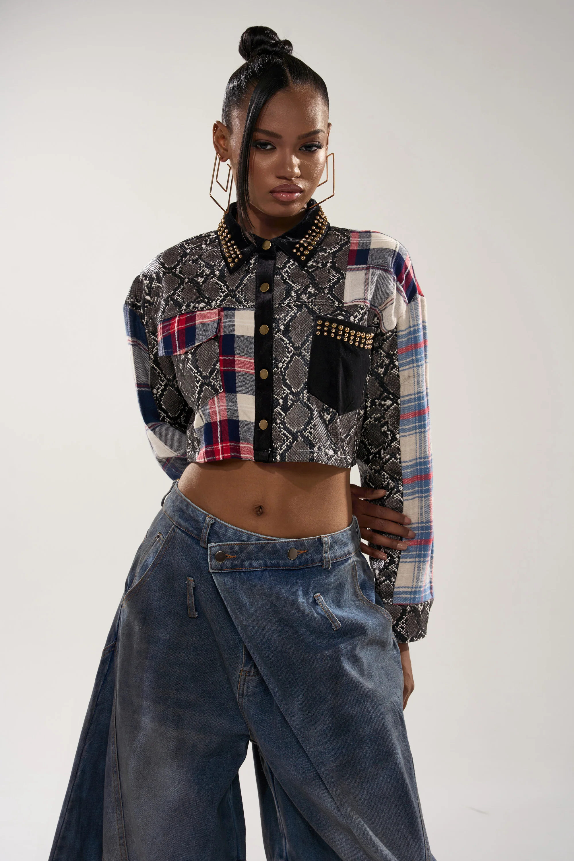 GUESS WHATS NEXT PLAID BUTTON DOWN - Image 4