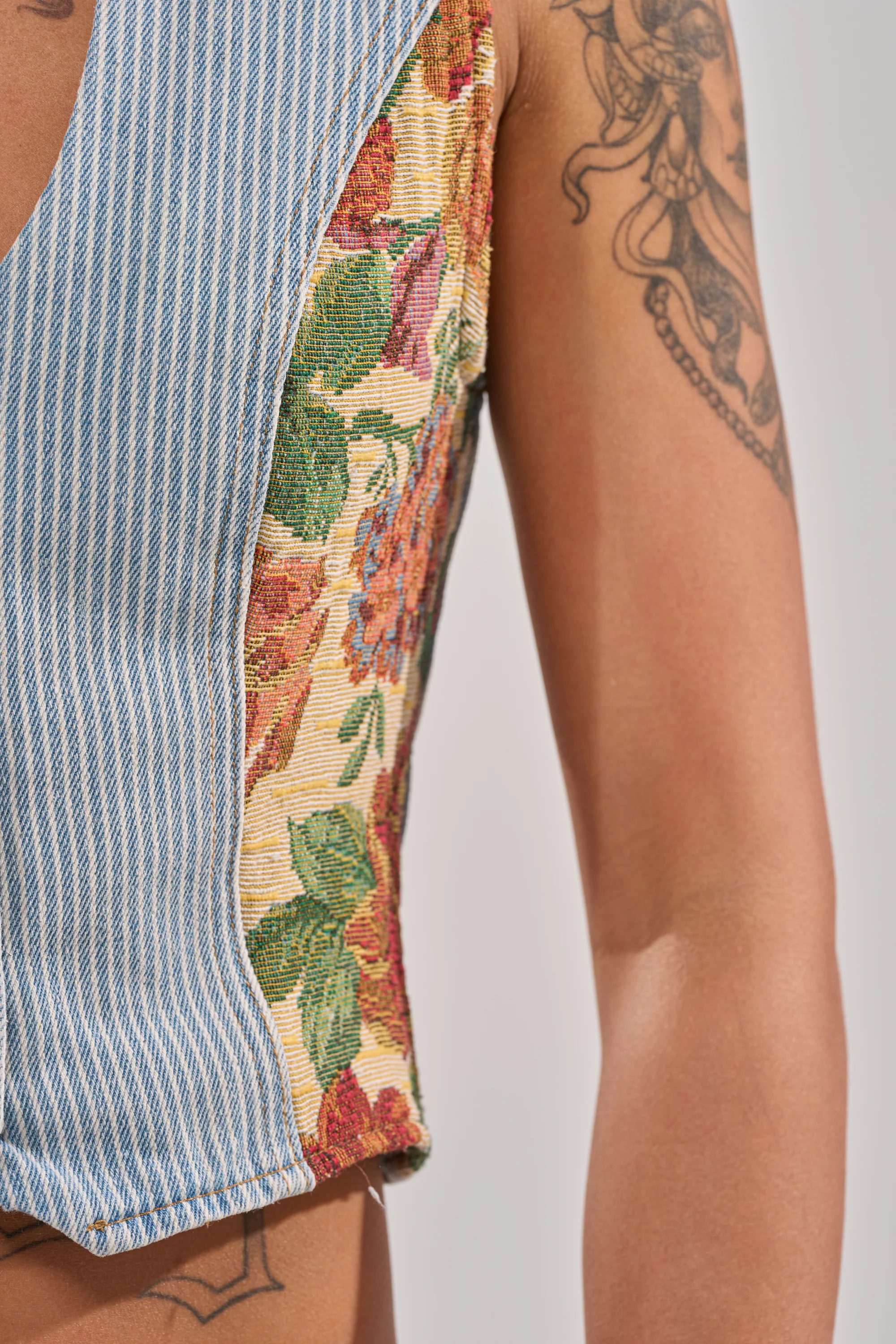 GUESS WHO STRIPE DENIM BUTTON DOWN - Image 7
