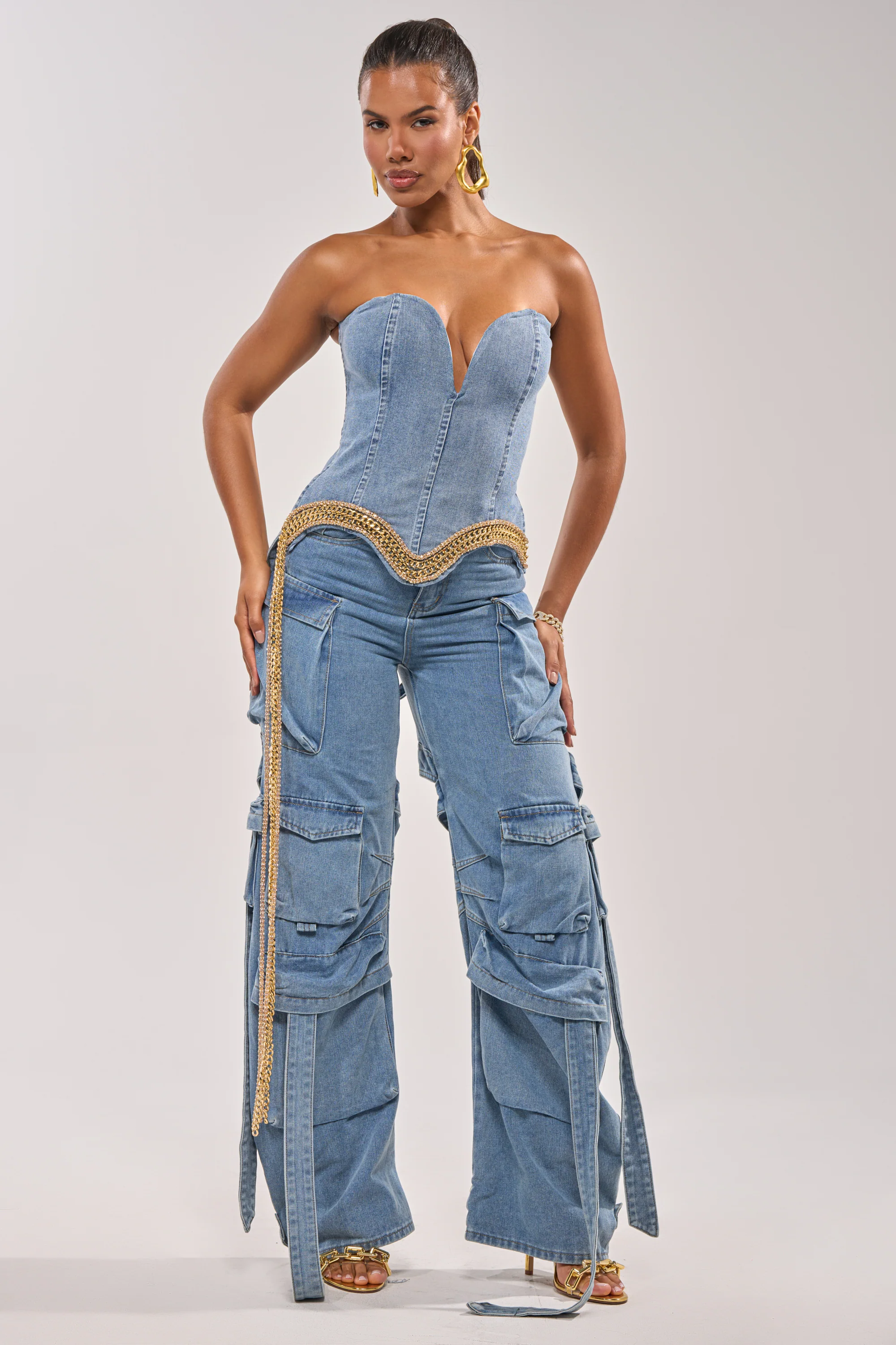 CHECK OUT THE BACK CUTOUT RELAXED DENIM - Image 7