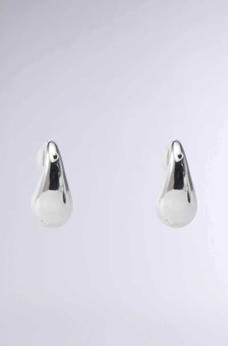 HOT GIRL EARRING - Image 3
