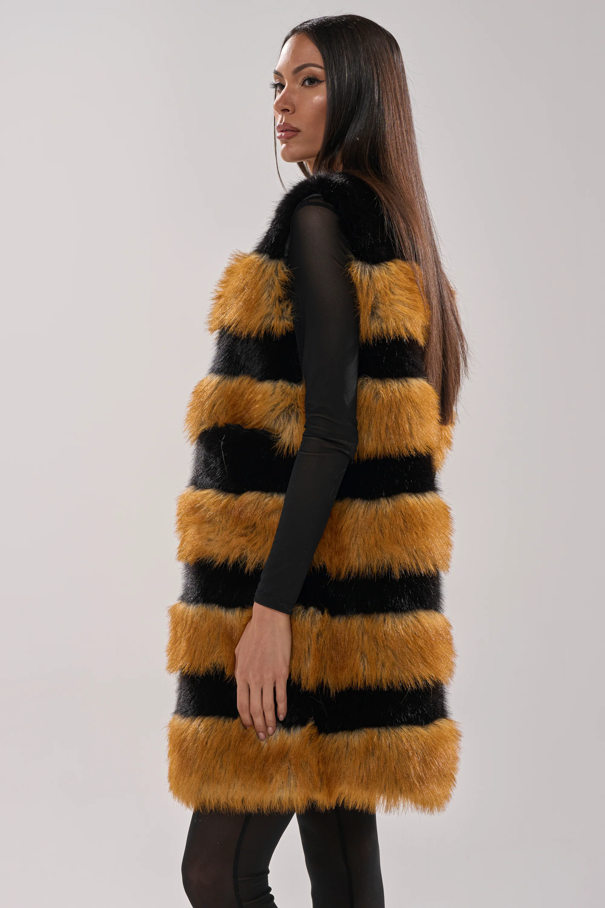 IN ANOTHER LIFE PANELED FUR VEST - Image 6