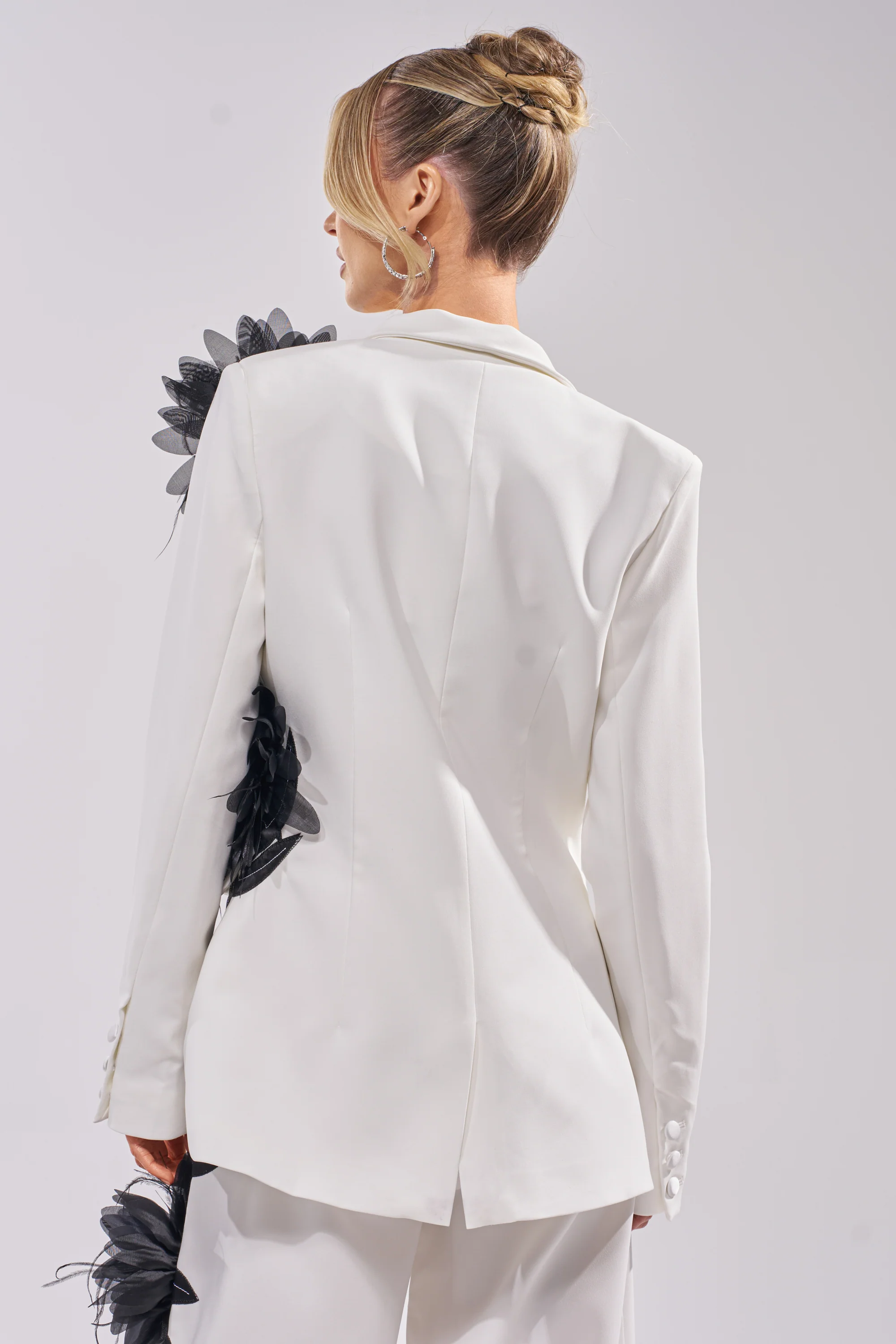 IN FULL BLOOM APPLIQUE BLAZER - Image 6