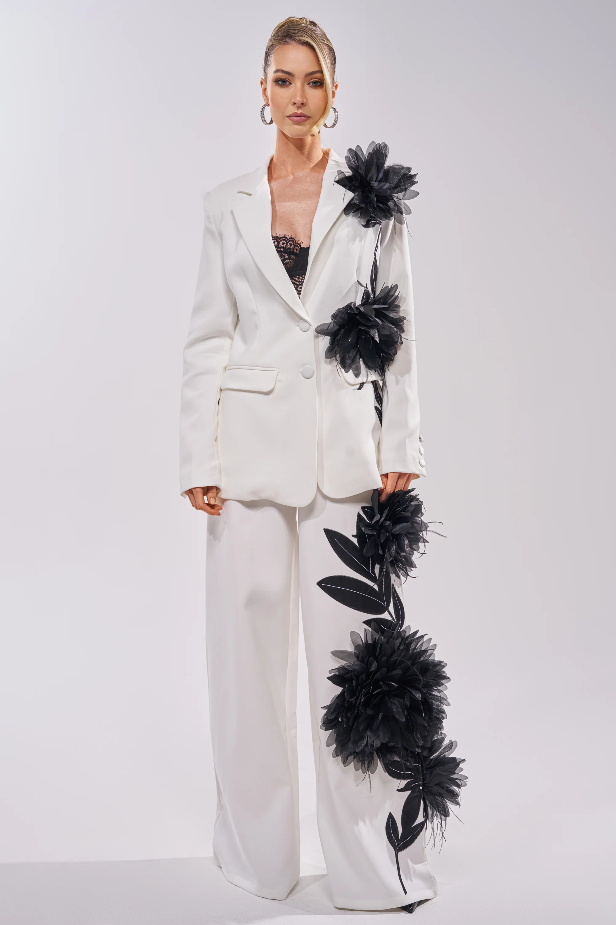 IN FULL BLOOM APPLIQUE TROUSER