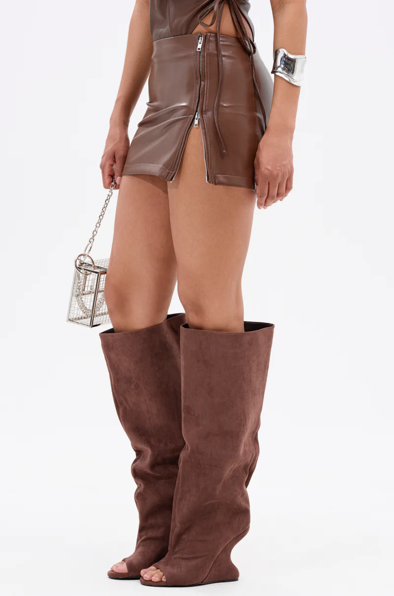 IN MY OWN LANE CHOCOLATE BROWN MINI SKIRT - Image 4