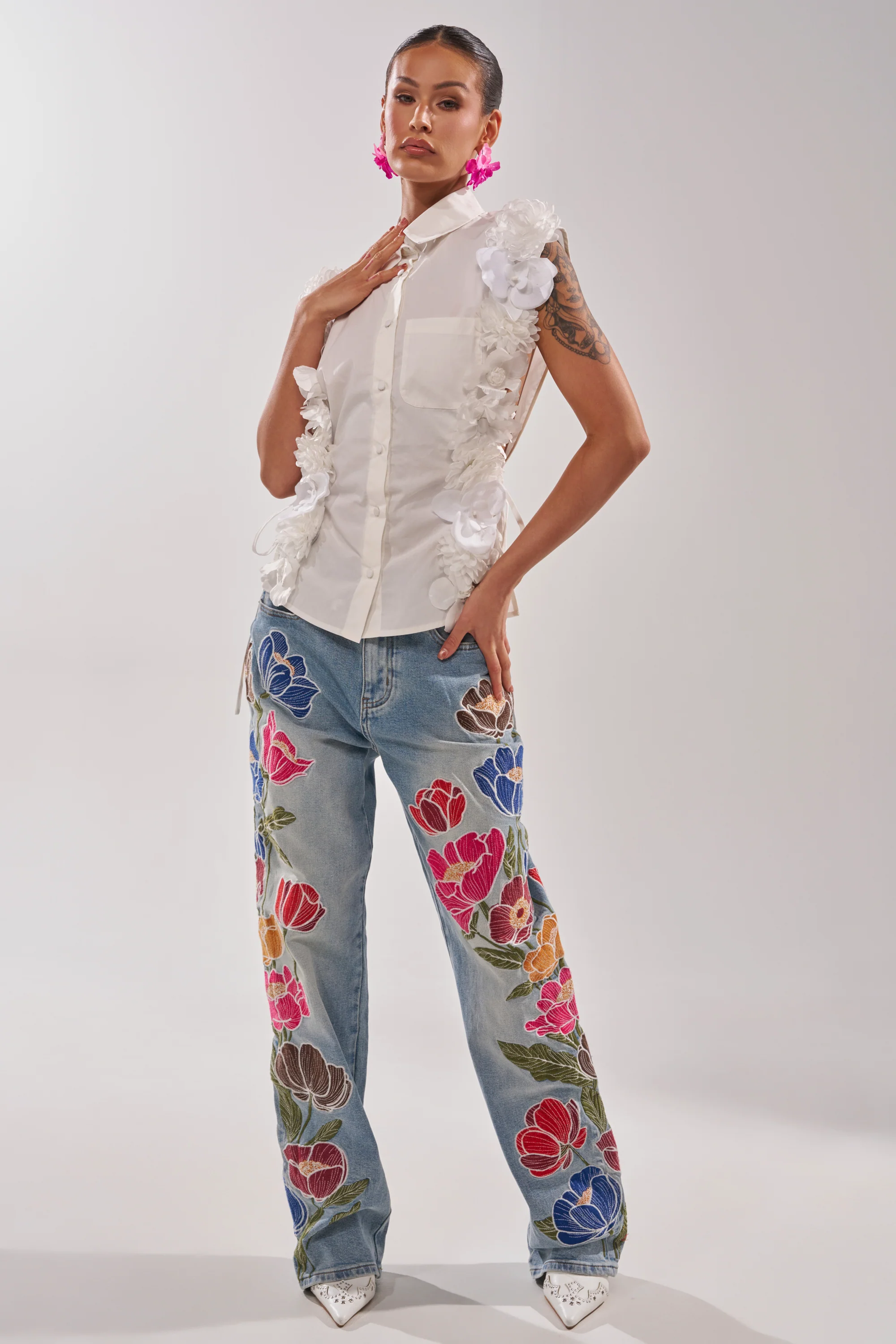 INTO THE GARDEN FLORAL EMBROIDERED DENIM JEANS - Image 5
