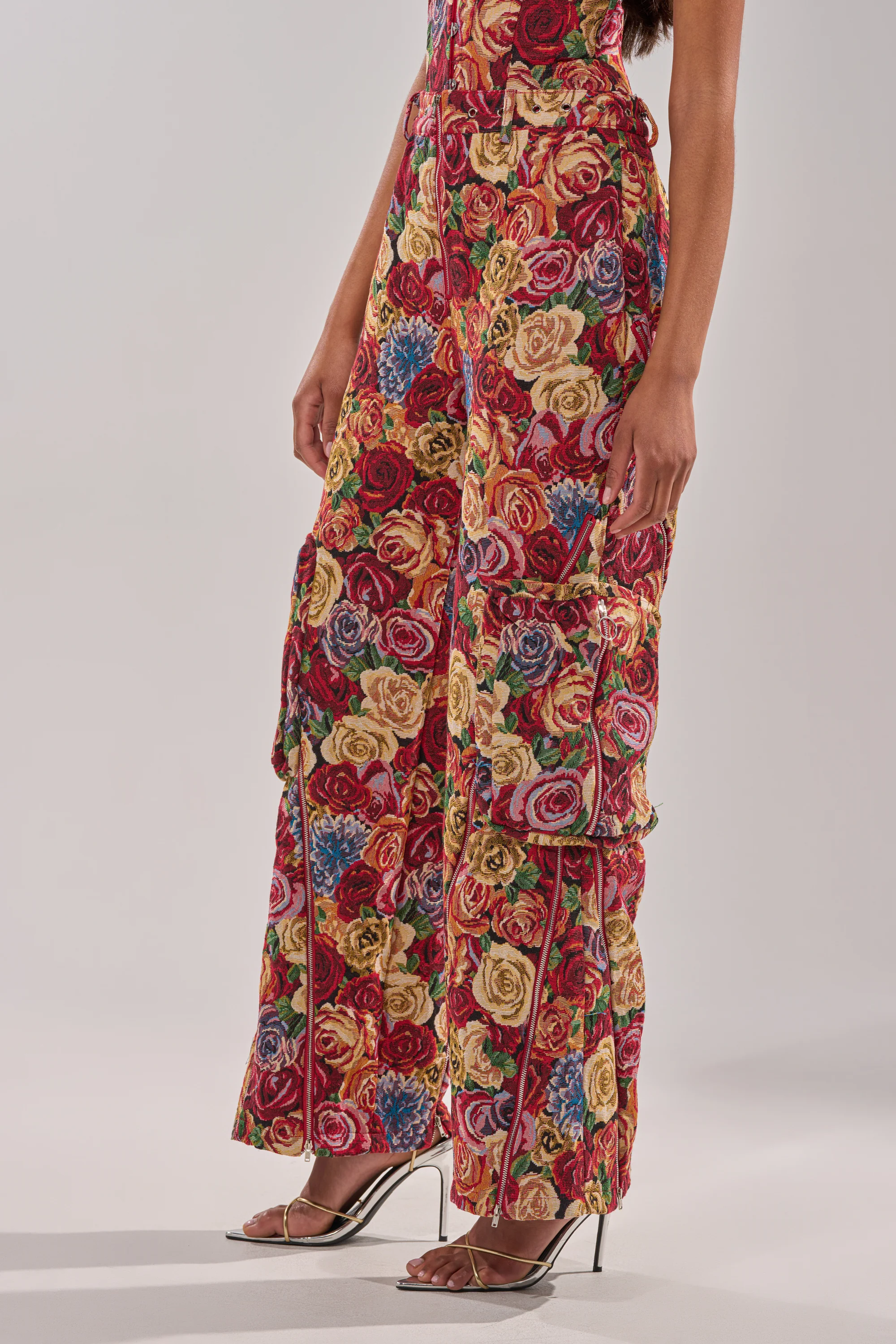 INTO THE THICK OF IT FLORAL CARGO PANT - Image 3