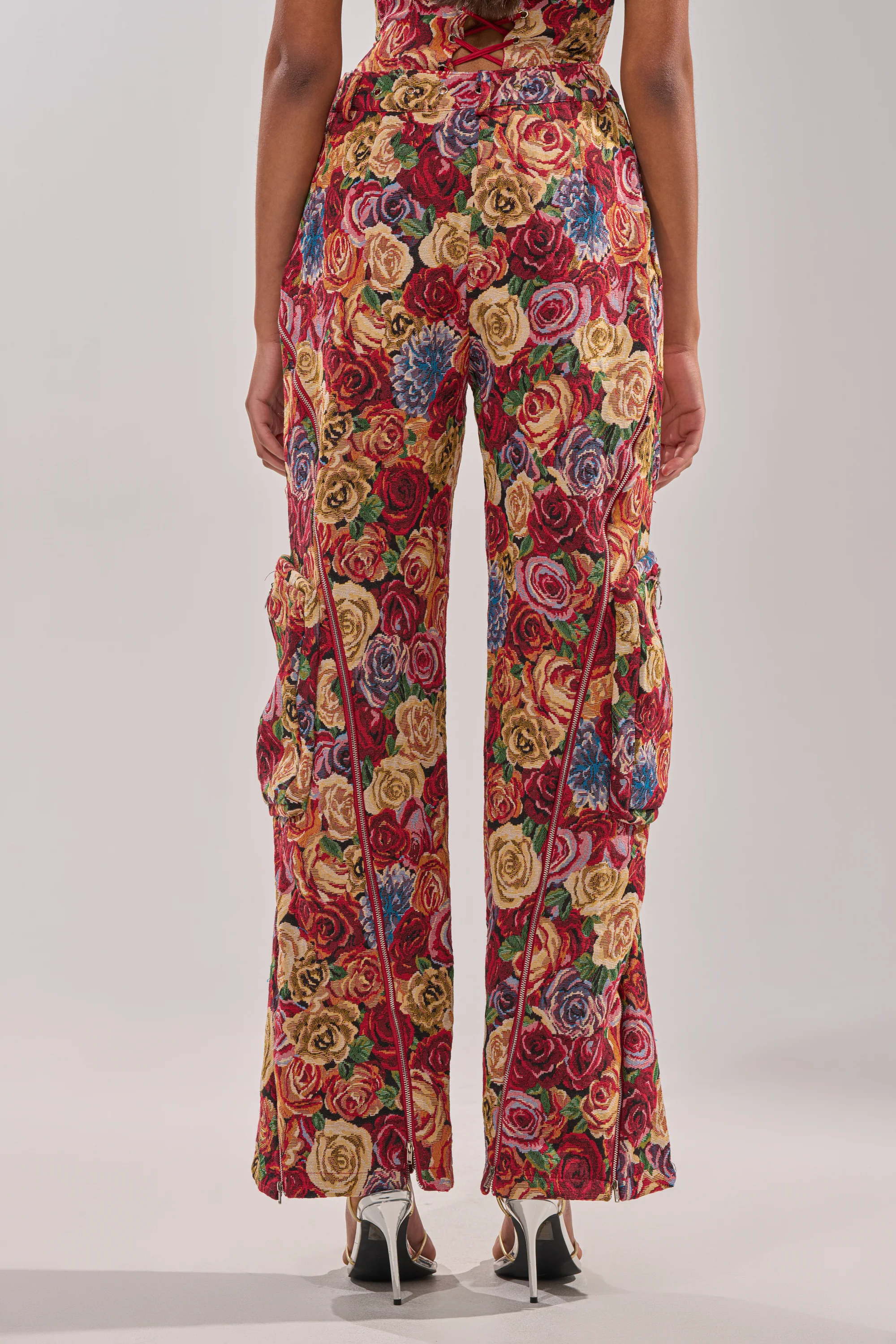 INTO THE THICK OF IT FLORAL CARGO PANT - Image 4