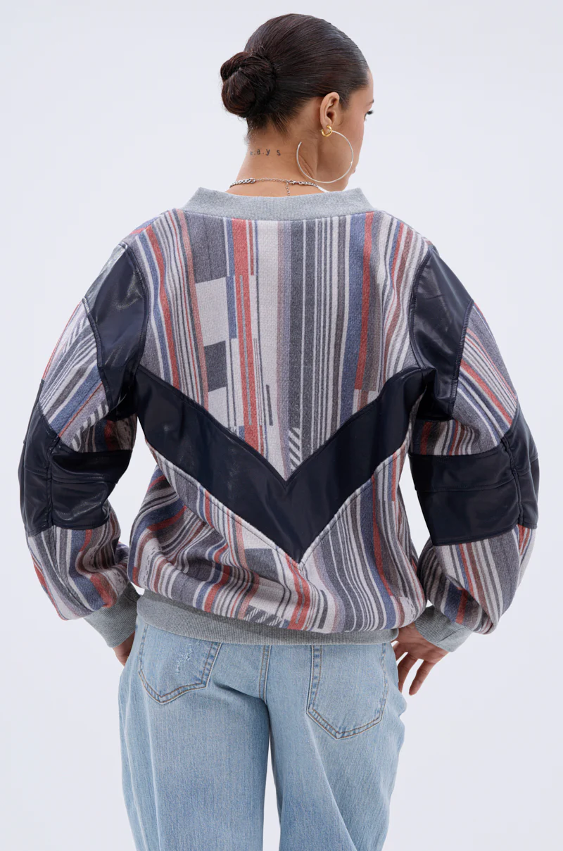 INTO THE WILD DEEP V SWEATSHIRT - Image 4