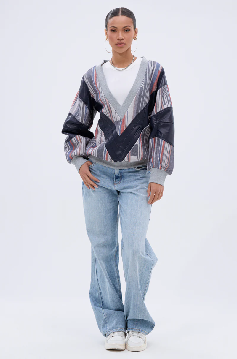 INTO THE WILD DEEP V SWEATSHIRT - Image 5