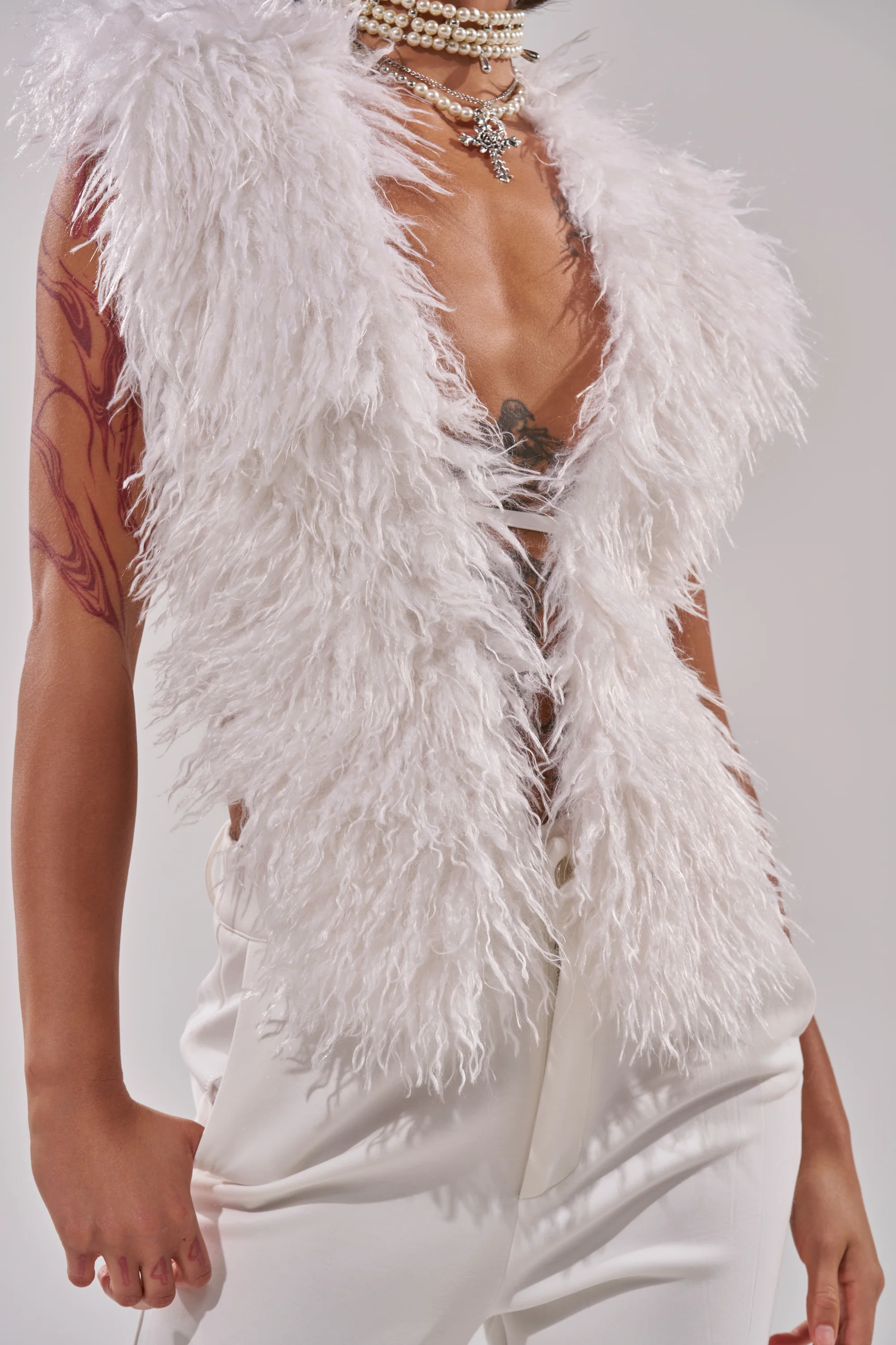 JAMEELA FAUX FUR TOP - Image 10