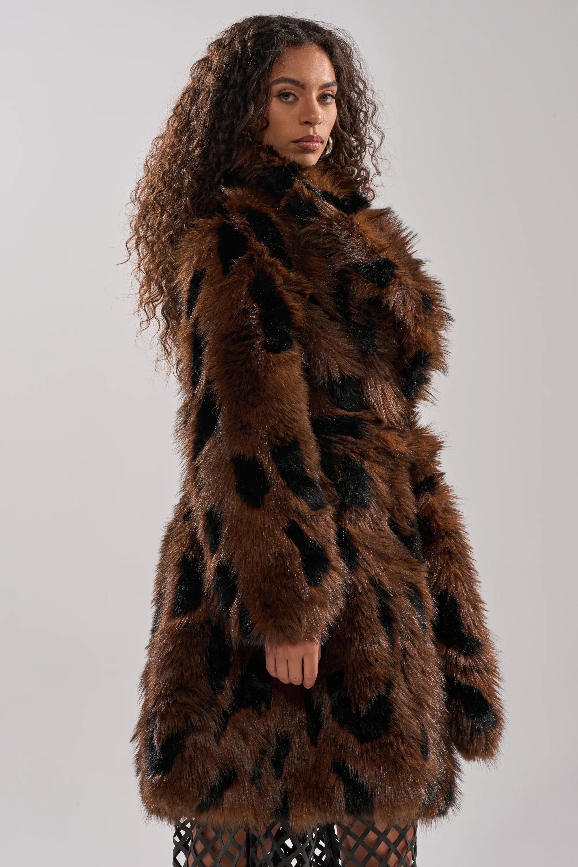 JUSTINE FAUX FUR COAT - Image 4