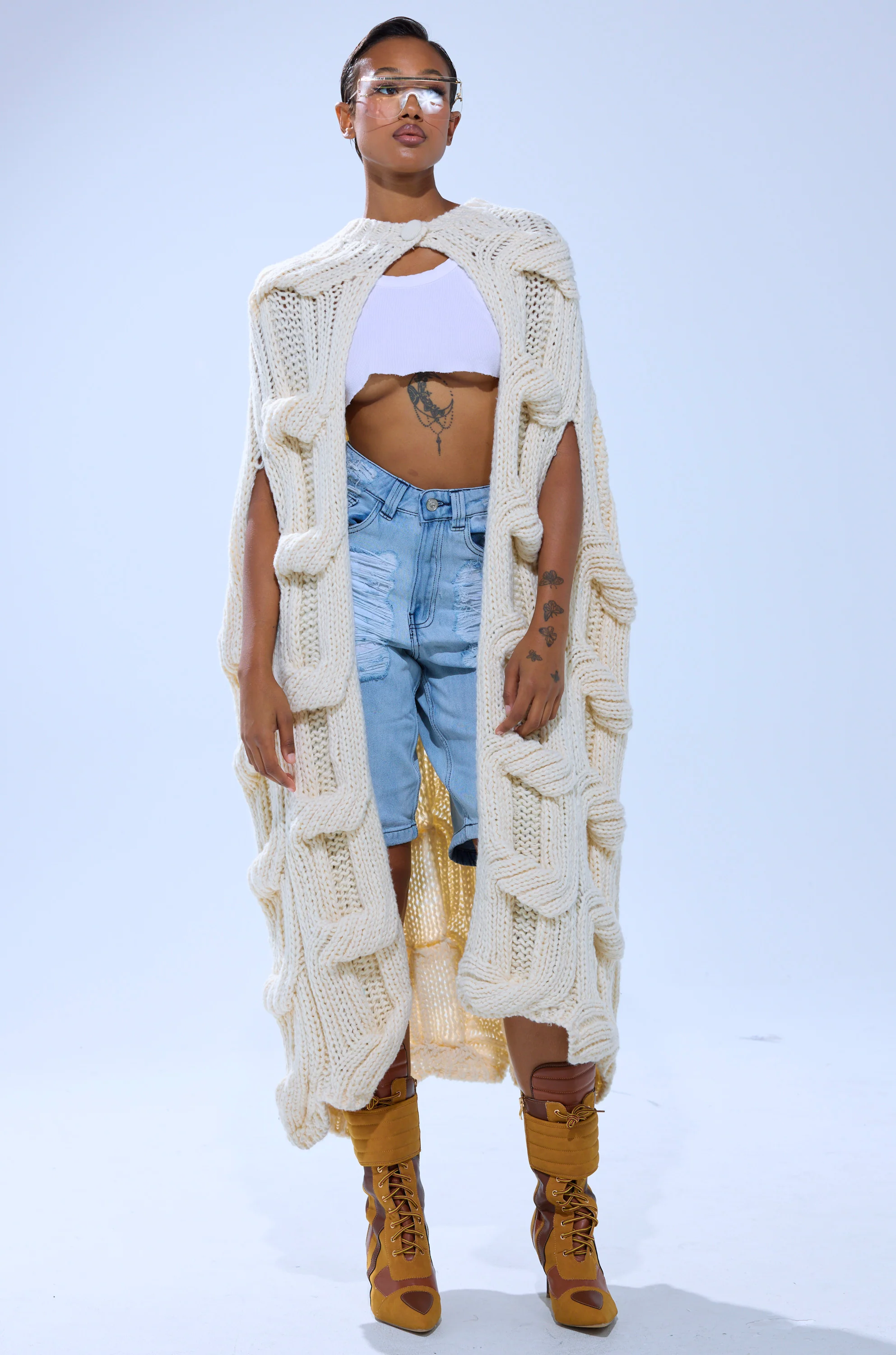 KIMMY DISTRESSED BERMUDA SHORT - Image 6