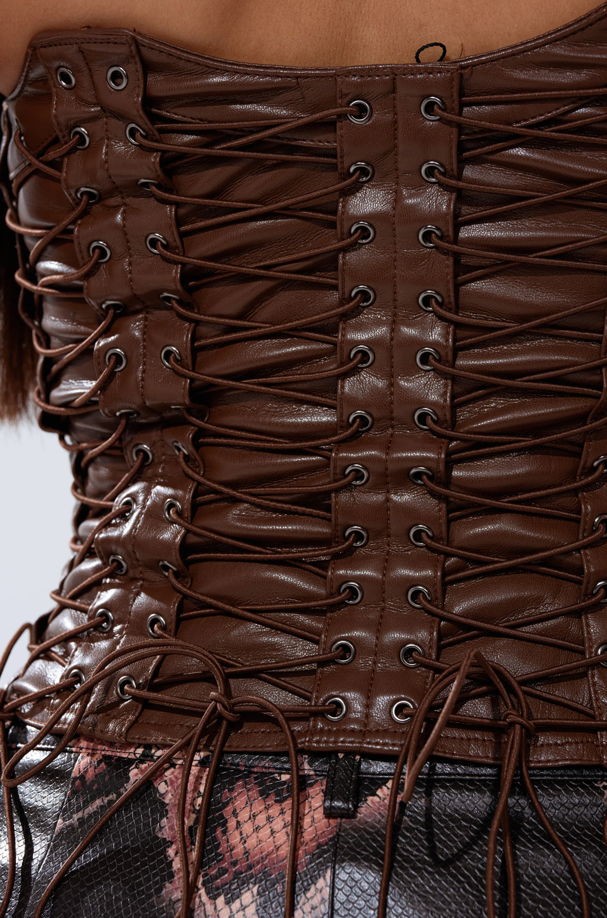 KNOTTED UP FAUX LEATHER CORSET - Image 9