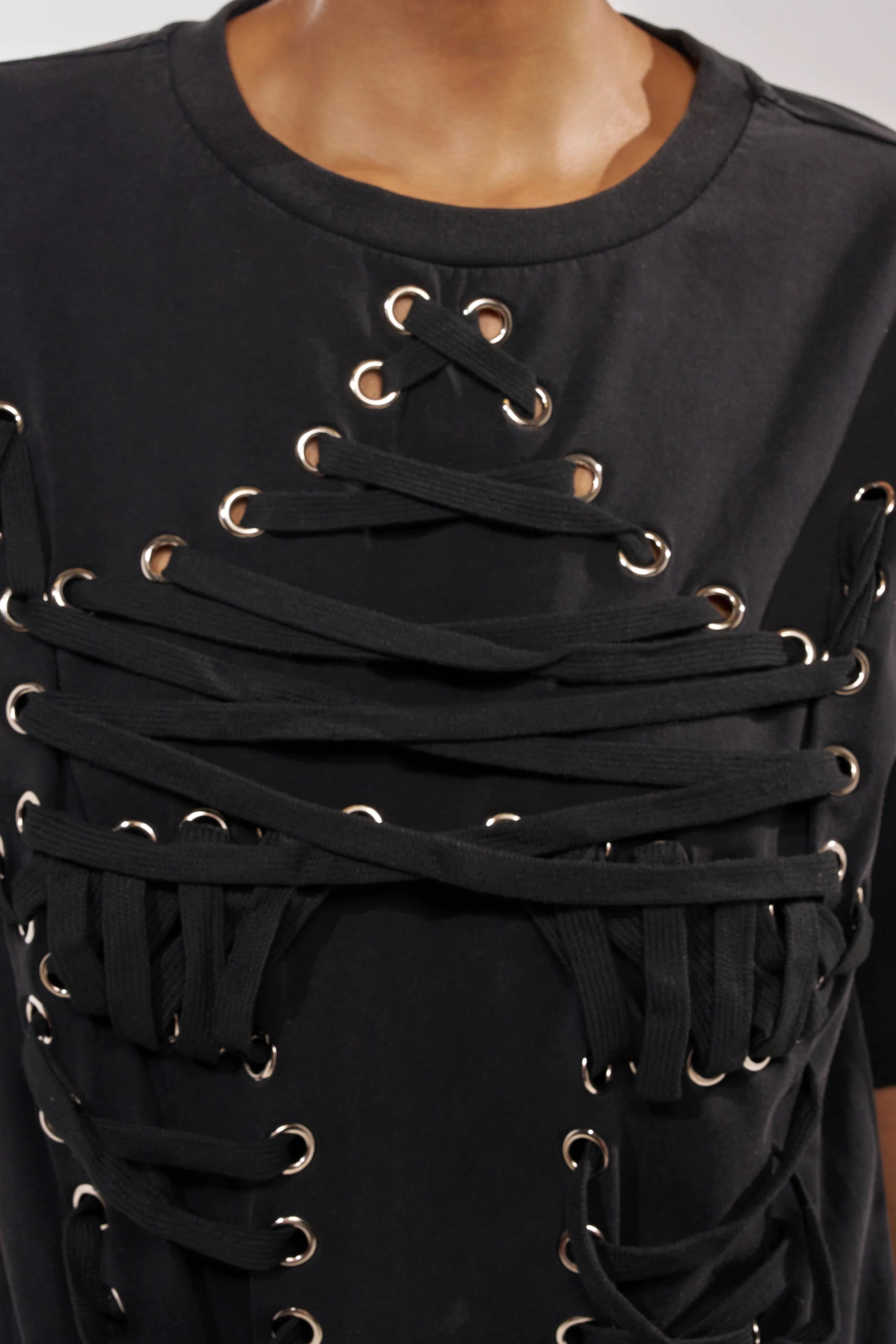LACED UP MINERAL WASH T-SHIRT - Image 7