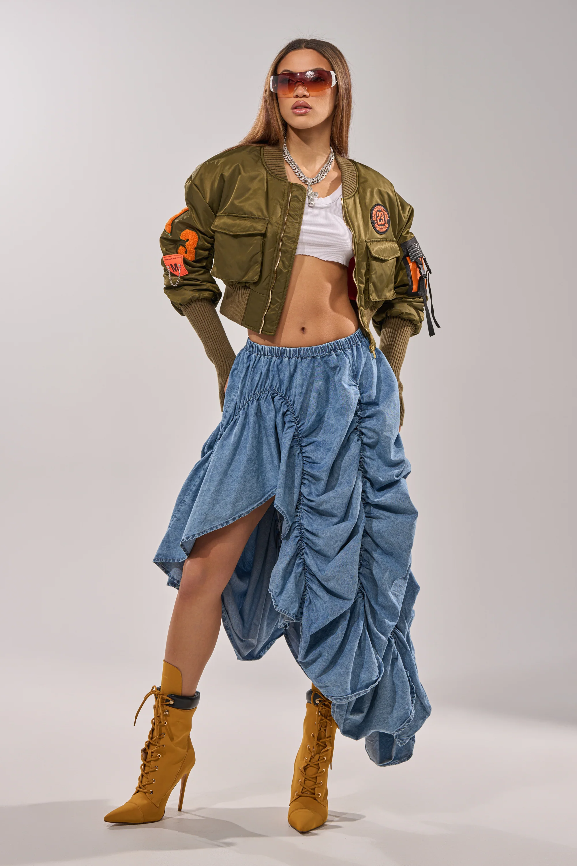 LETS CHANGE IT UP RUCHED MIDI SKIRT IN CHAMBRAY - Image 2