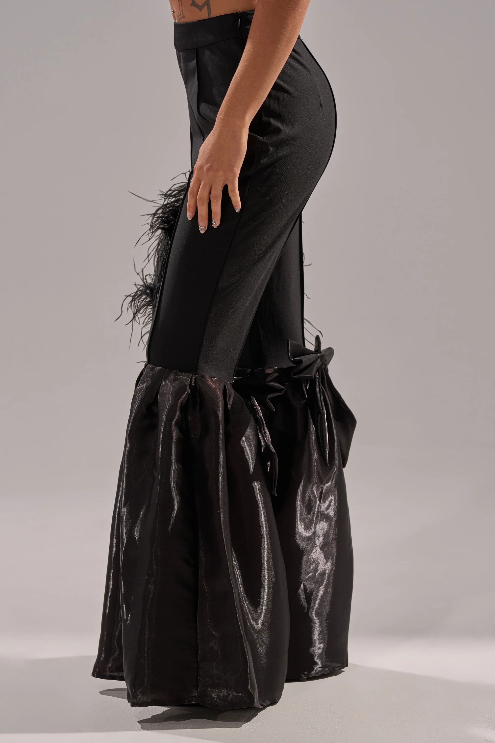 LILY TROUSER WITH BOW IN BLACK - Image 4