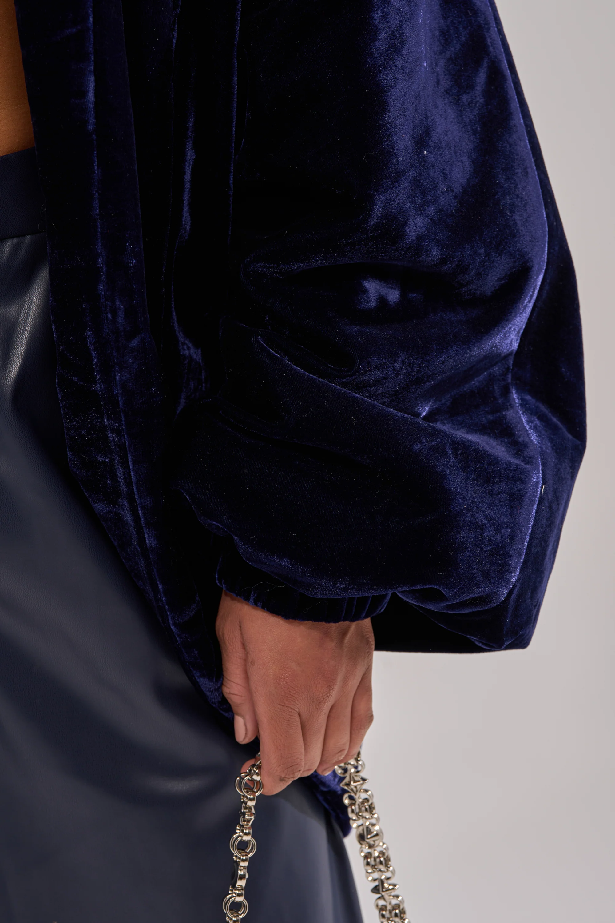LOLA COCOON COAT IN VELVET - Image 7