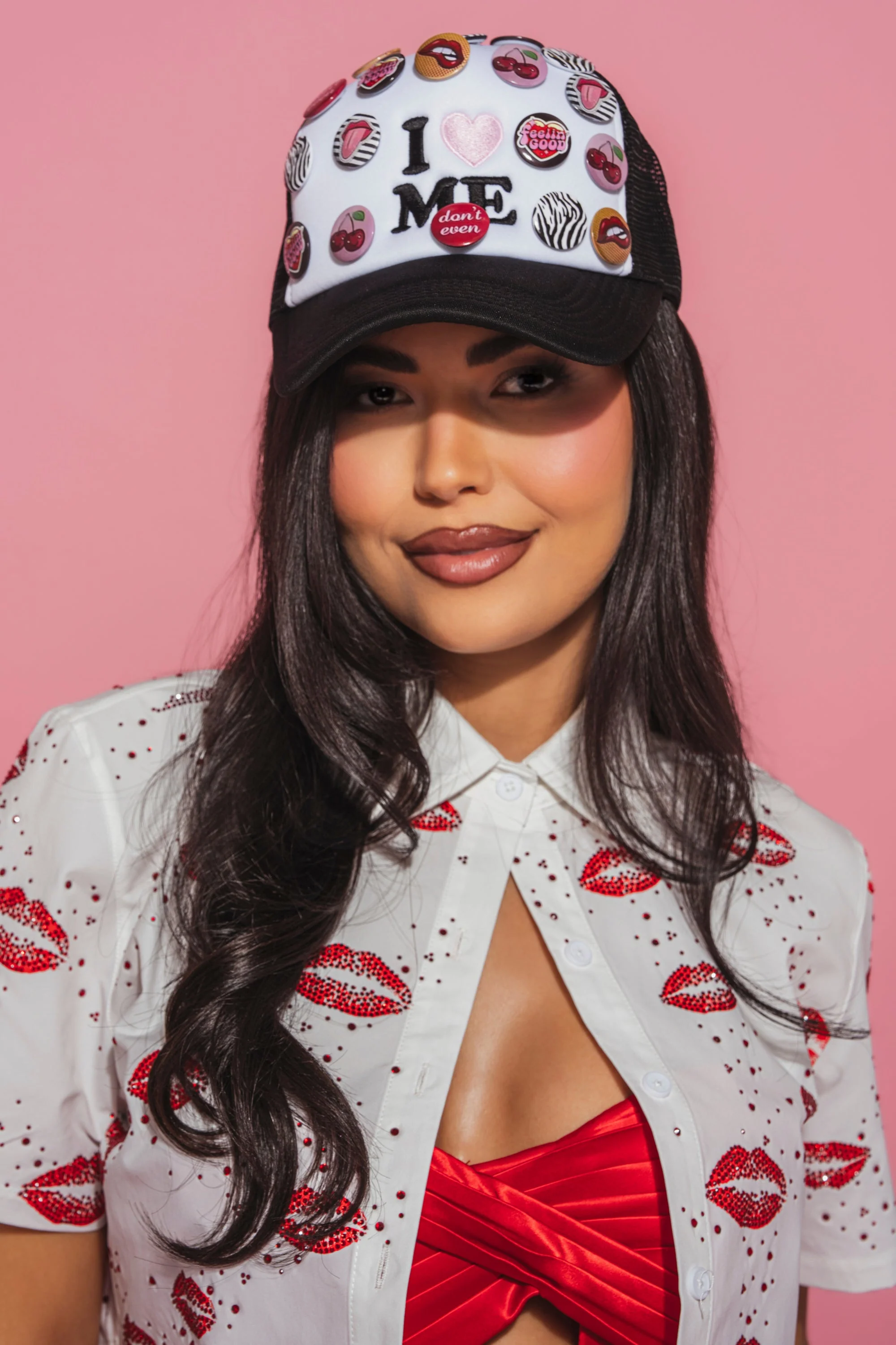 LOVE ME BUTTON HAT - Image 2