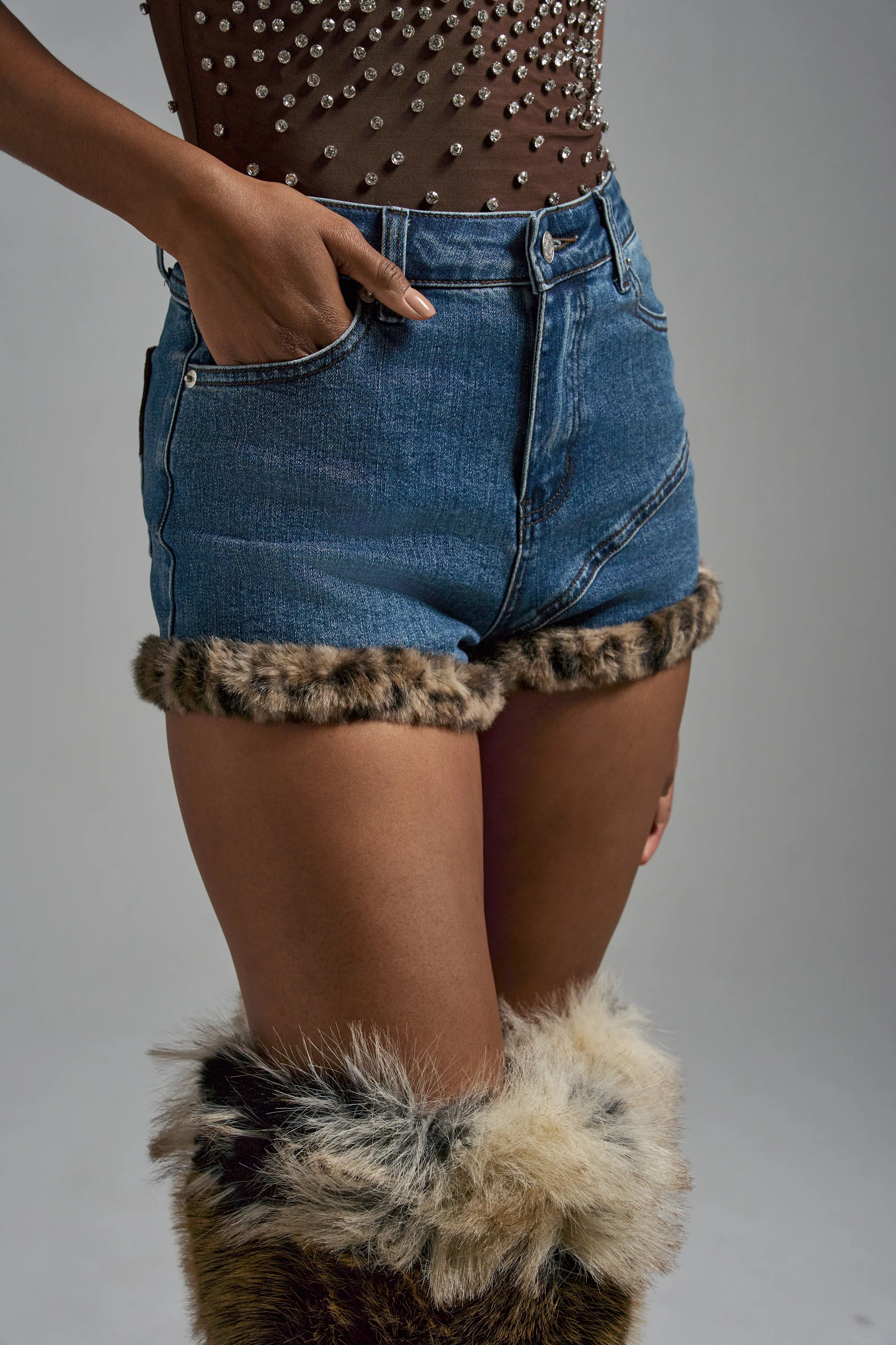 LOVE ME MORE DENIM SHORT - Image 7
