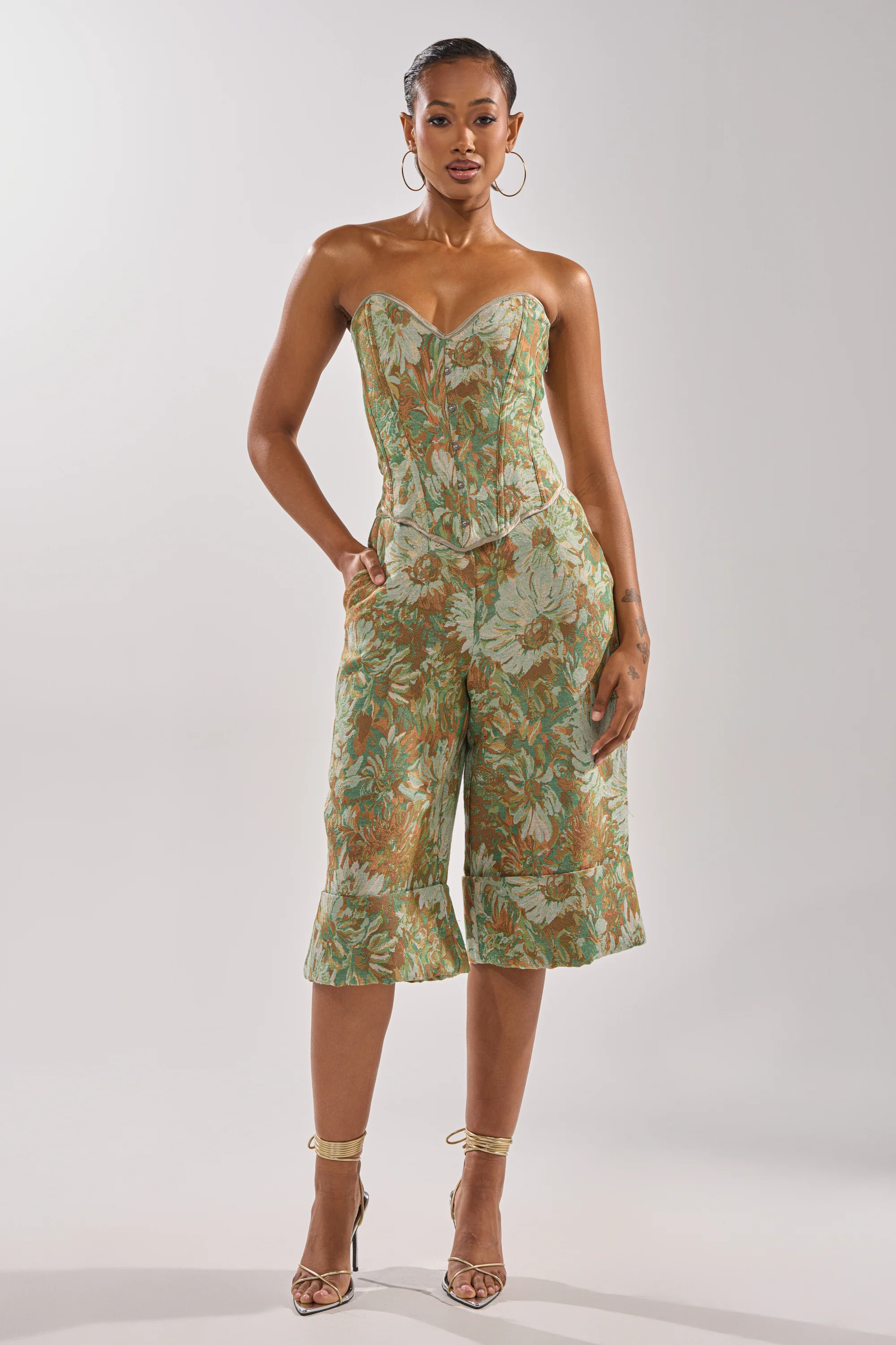 LOVERS FLORAL BERMUDA SHORT