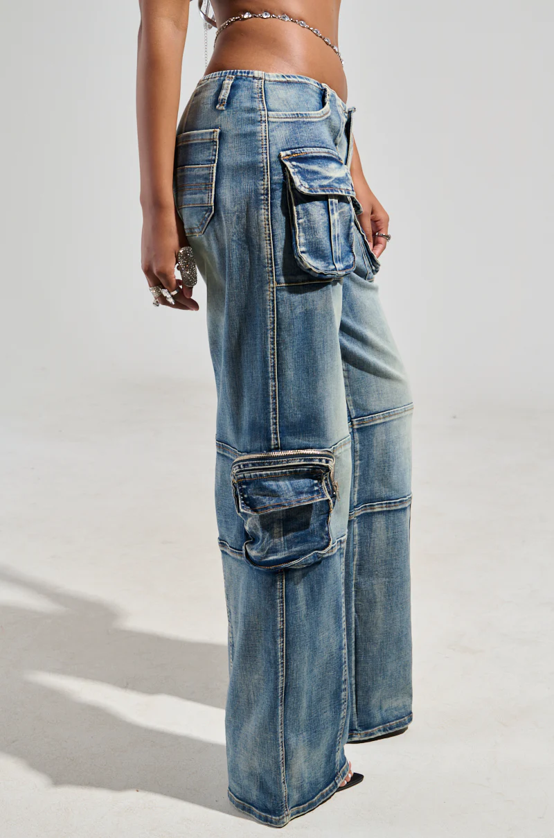 LOW RISE SHORTY OMBRE CARGO DENIM - Image 3