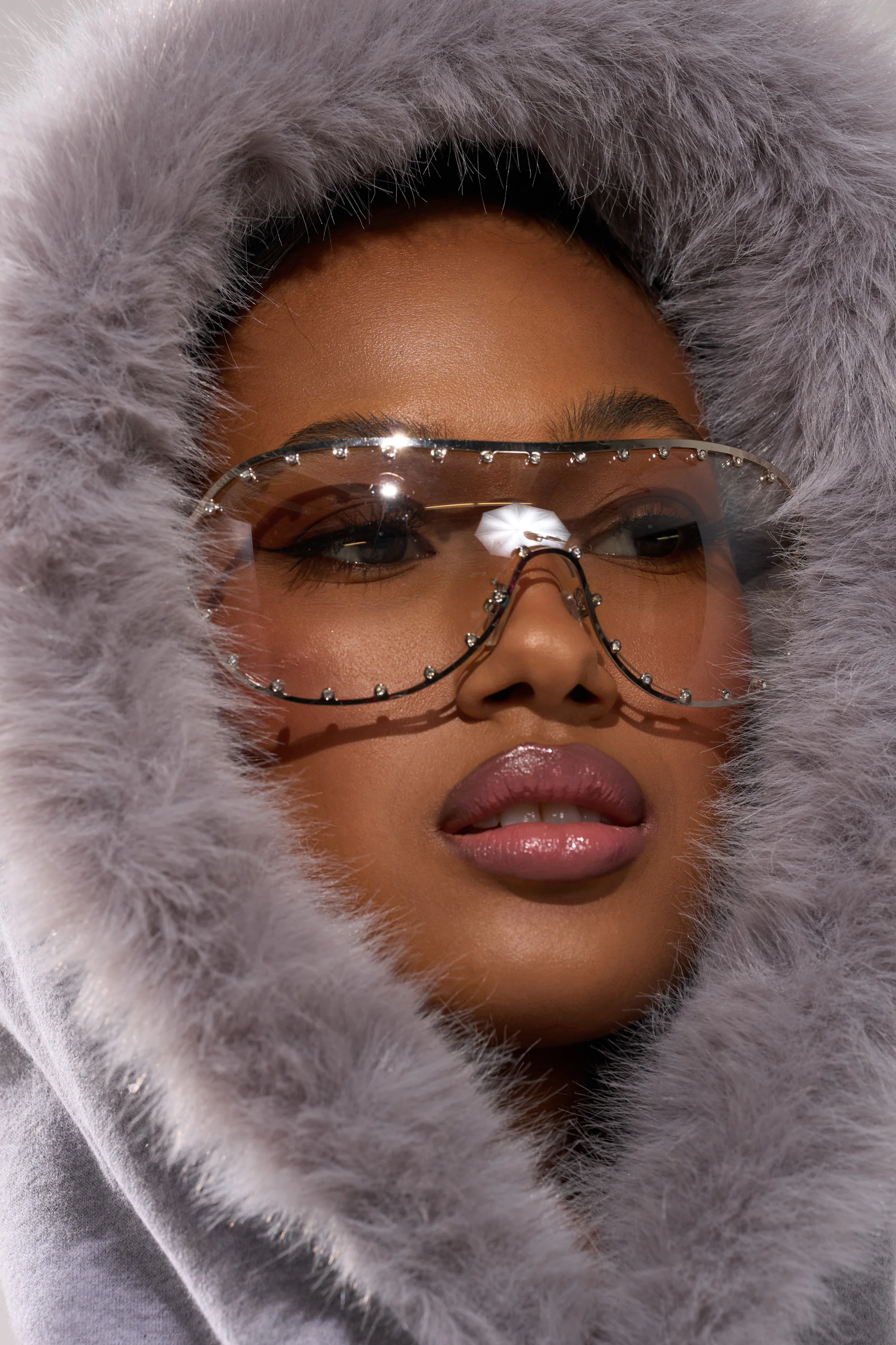LUXE FUR OPEN-BACK SWEATSHIRT IN GREY - Image 12