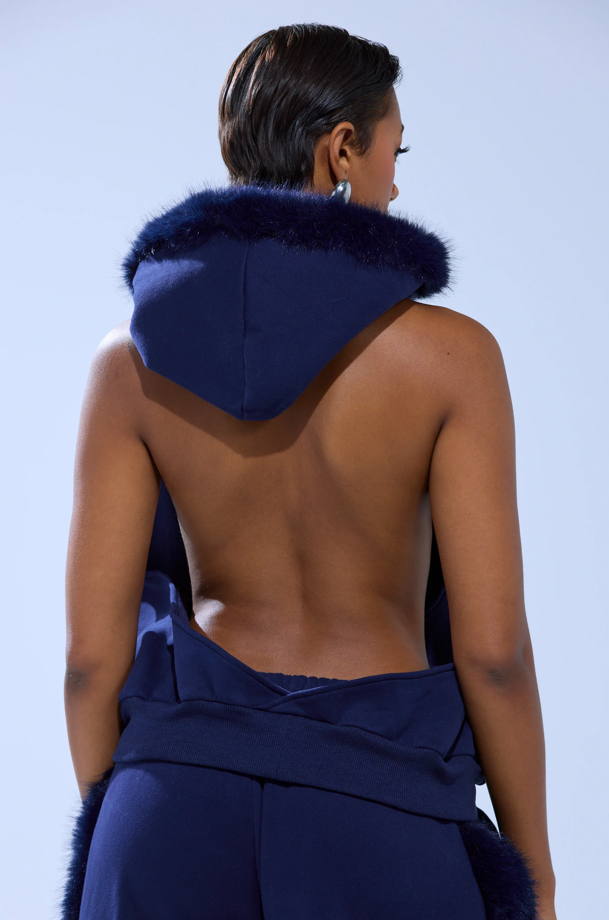 LUXE FUR OPEN BACK SWEATSHIRT IN NAVY - Image 7