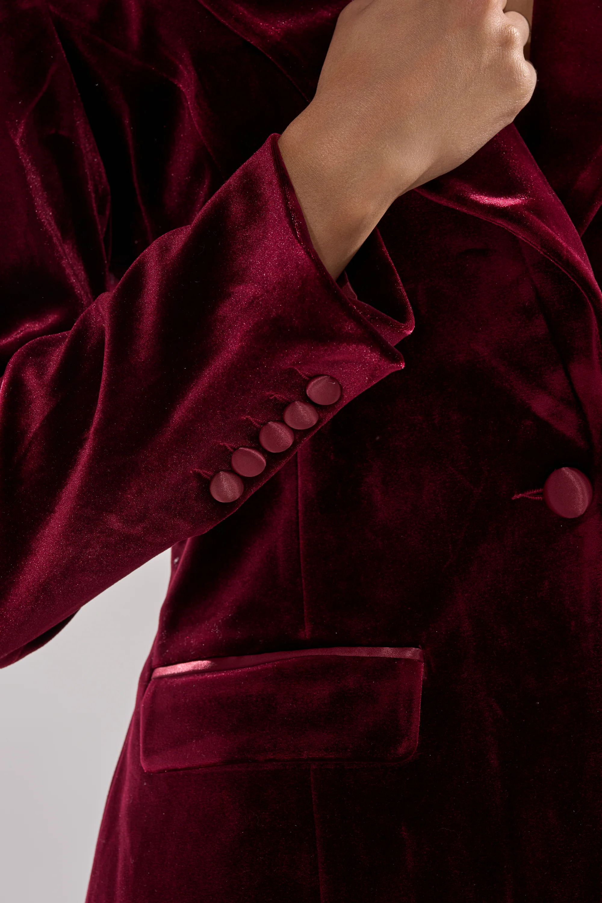 LUXE VELVET TUXEDO BLAZER - Image 9