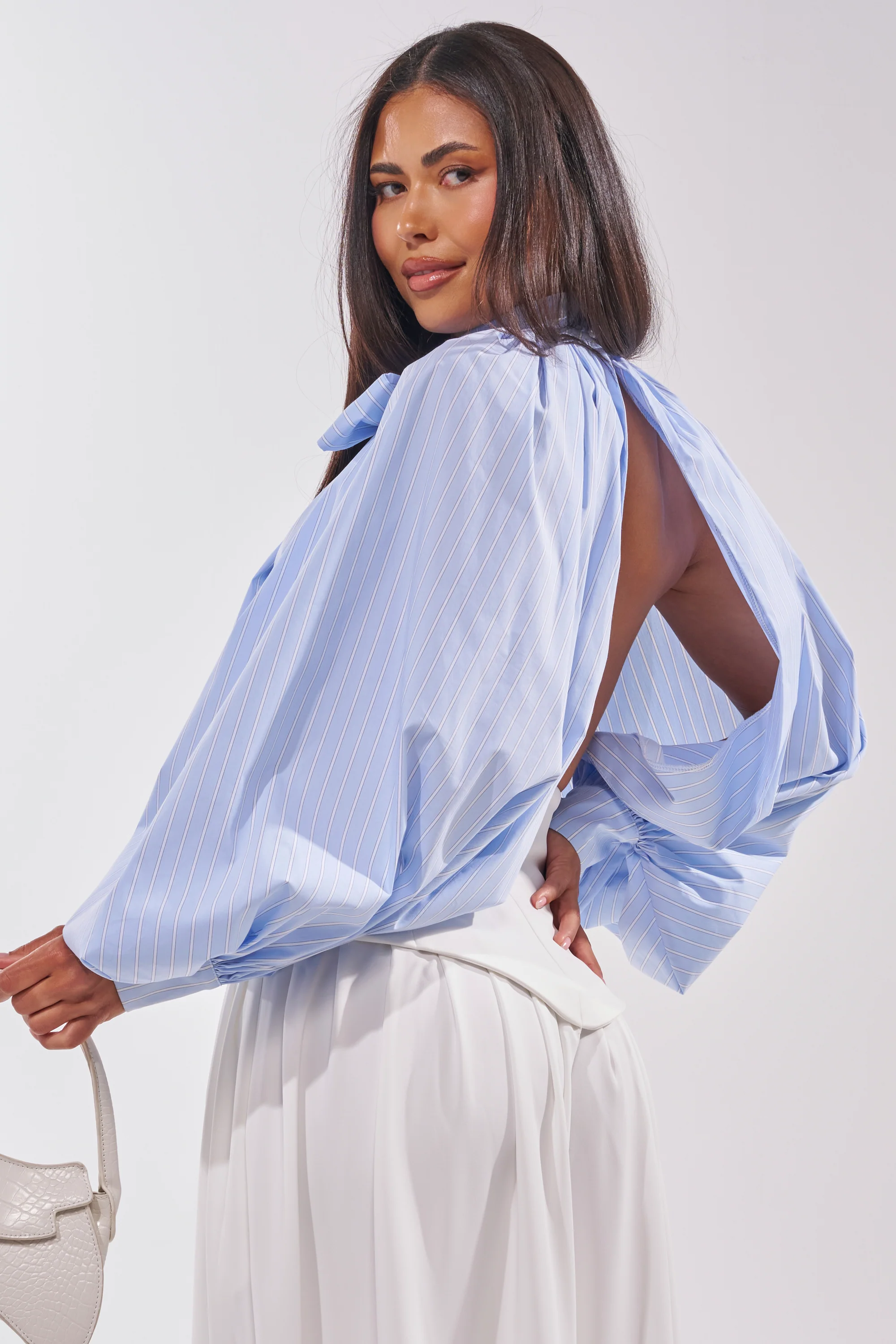 MASTERPIECE POPLIN PUFF LONG SLEEVE TOP IN BLUE - Image 6