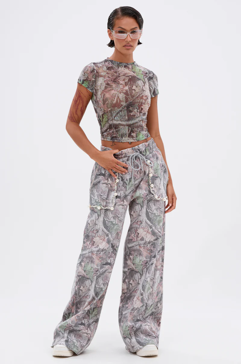 MEET ME HALFWAY PRINTED MESH TEE - Image 5