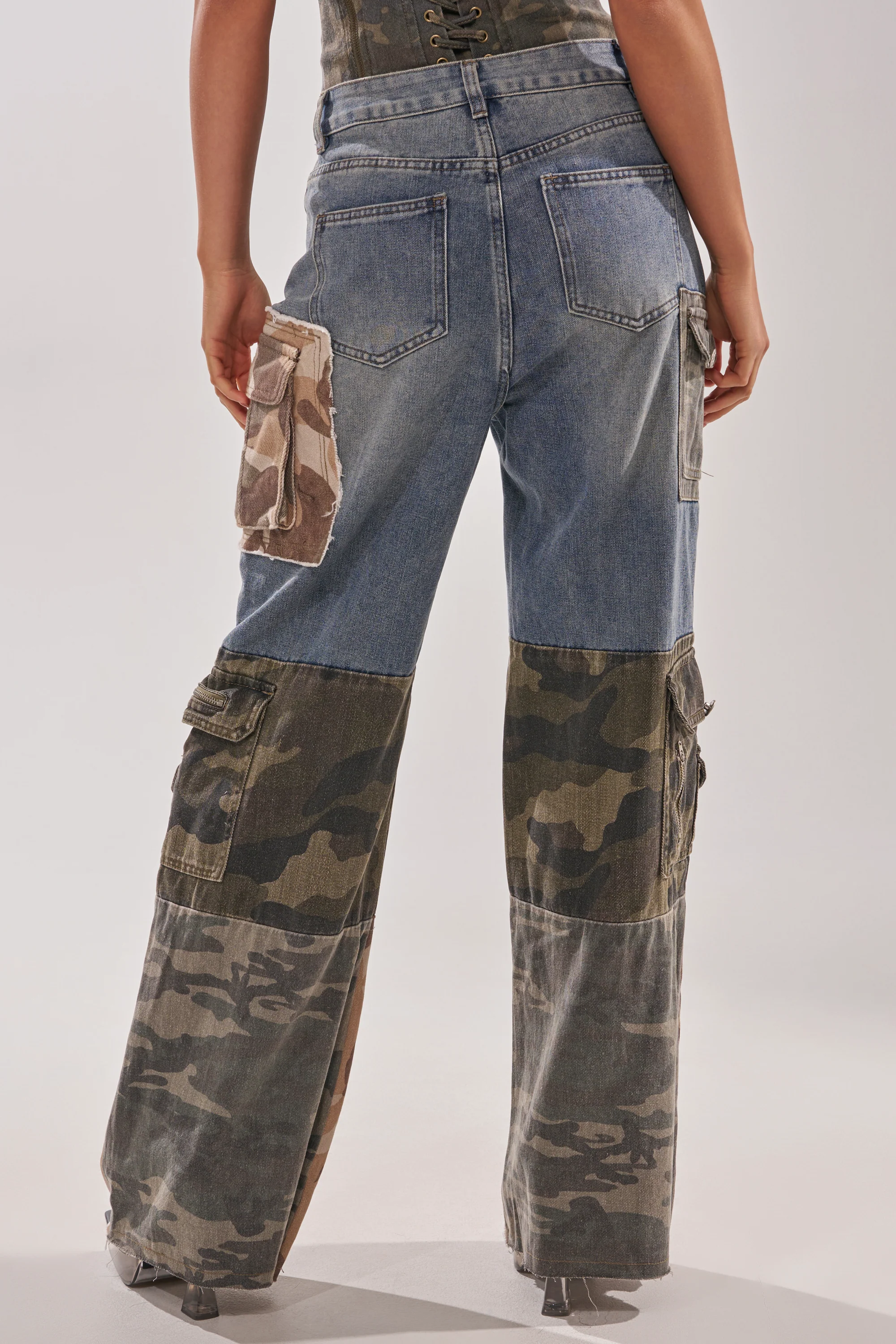 MIXED CAMO DENIM CARGO PANTS - Image 6