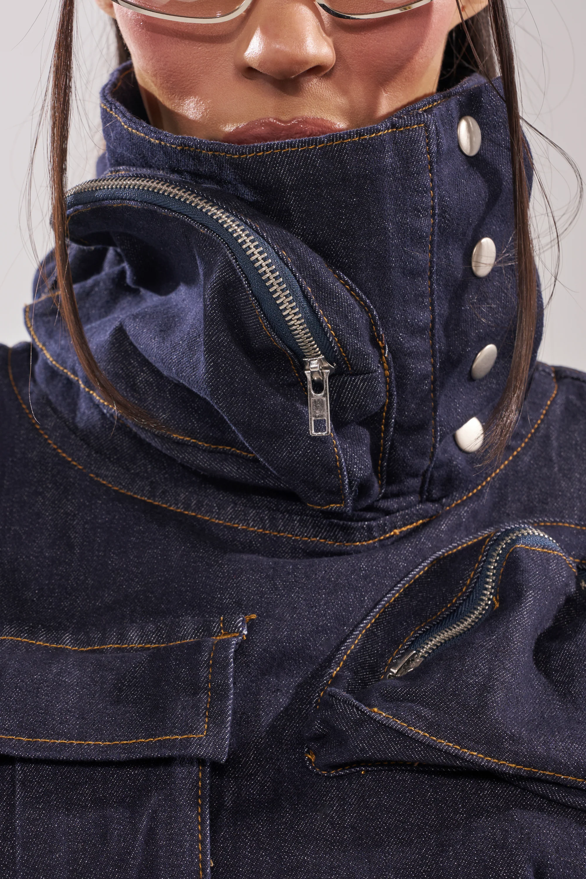 MODEL BEHAVIOR TOP IN DARK BLUE DENIM - Image 10