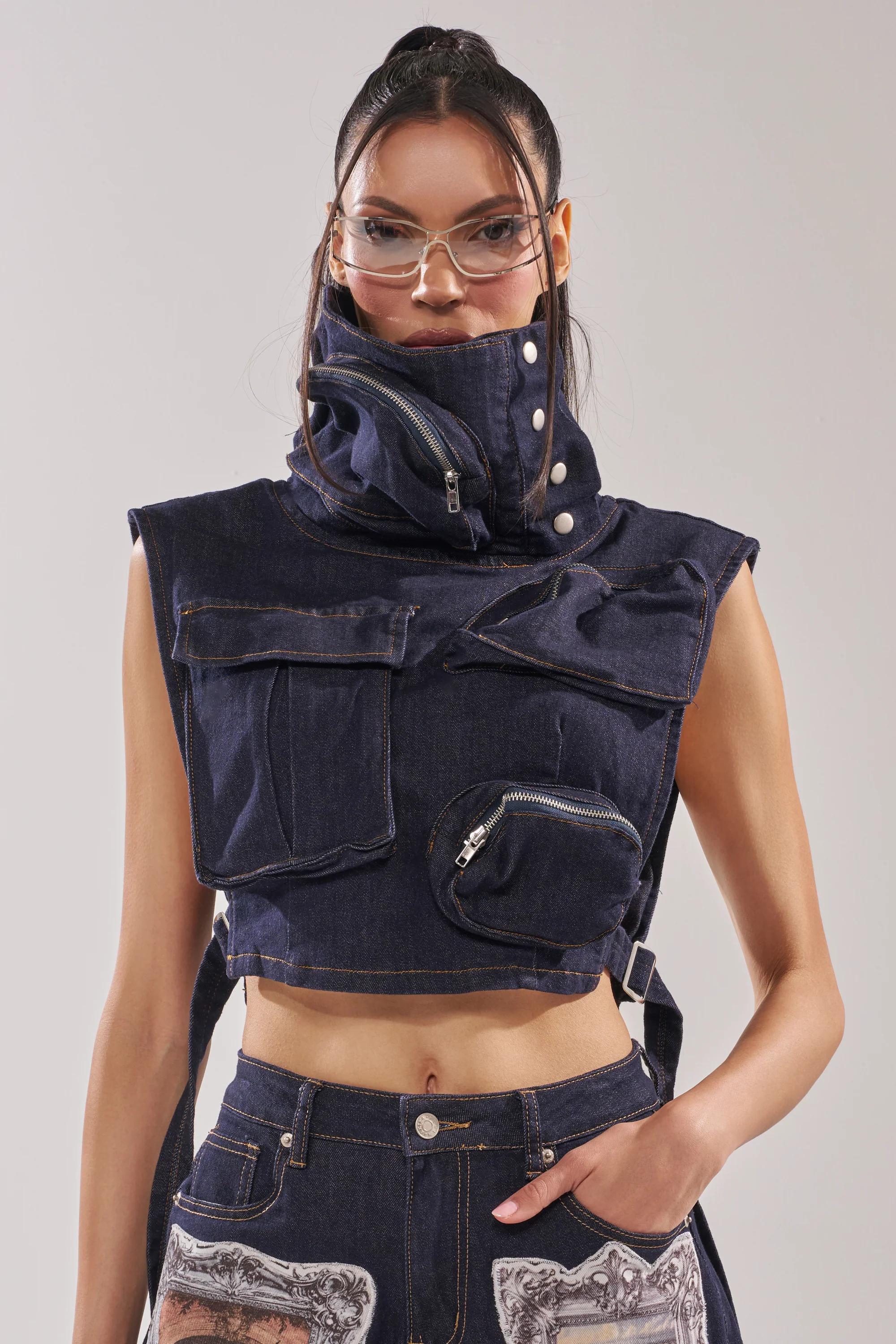 MODEL BEHAVIOR TOP IN DARK BLUE DENIM - Image 4