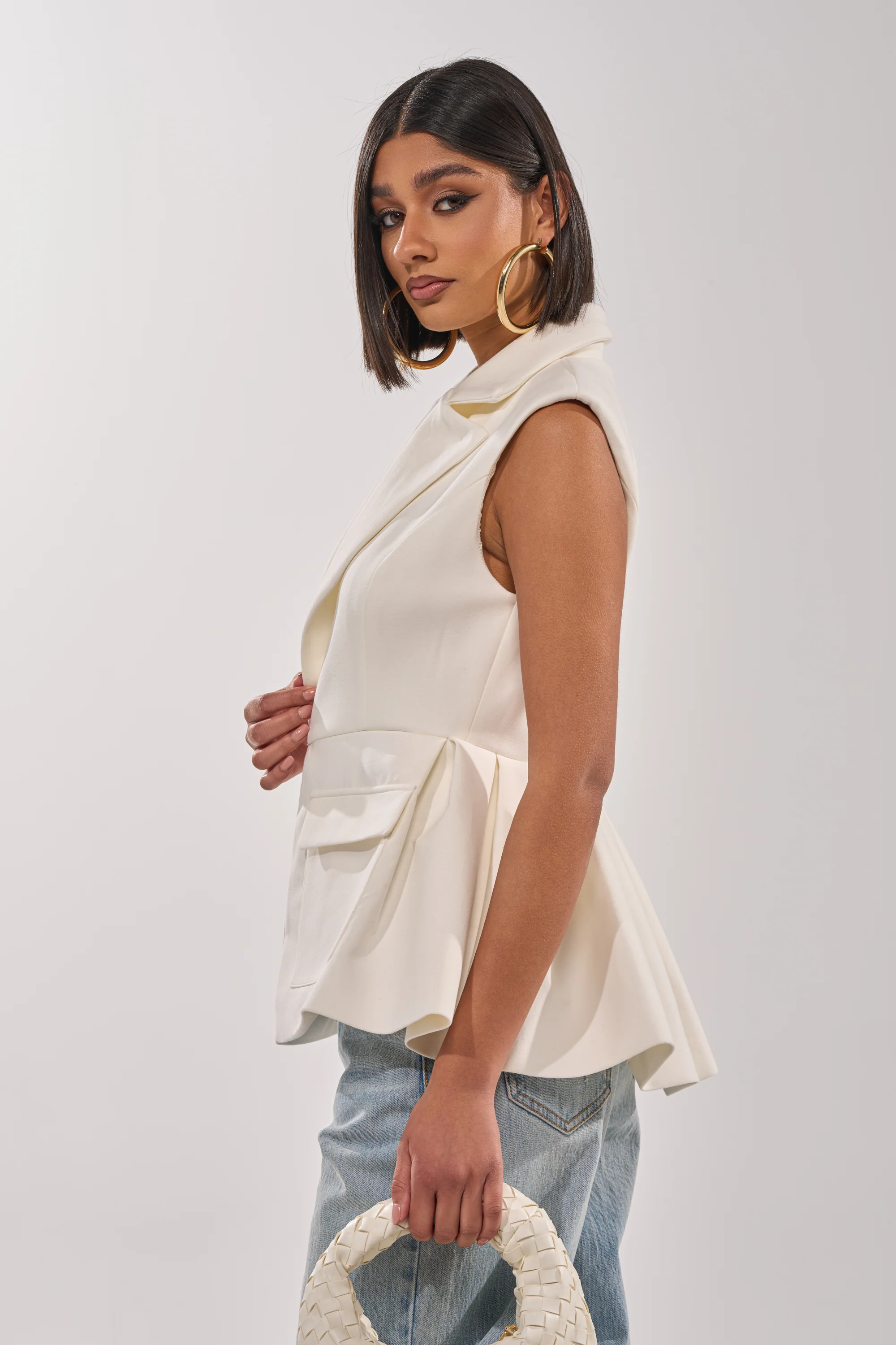 NAOMI BLAZER VEST IN WHITE - Image 3