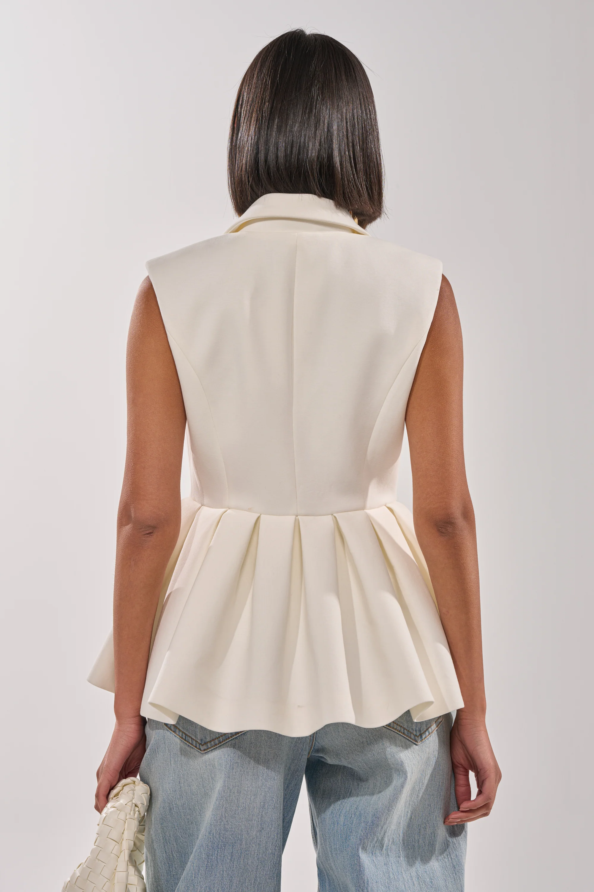 NAOMI BLAZER VEST IN WHITE - Image 4