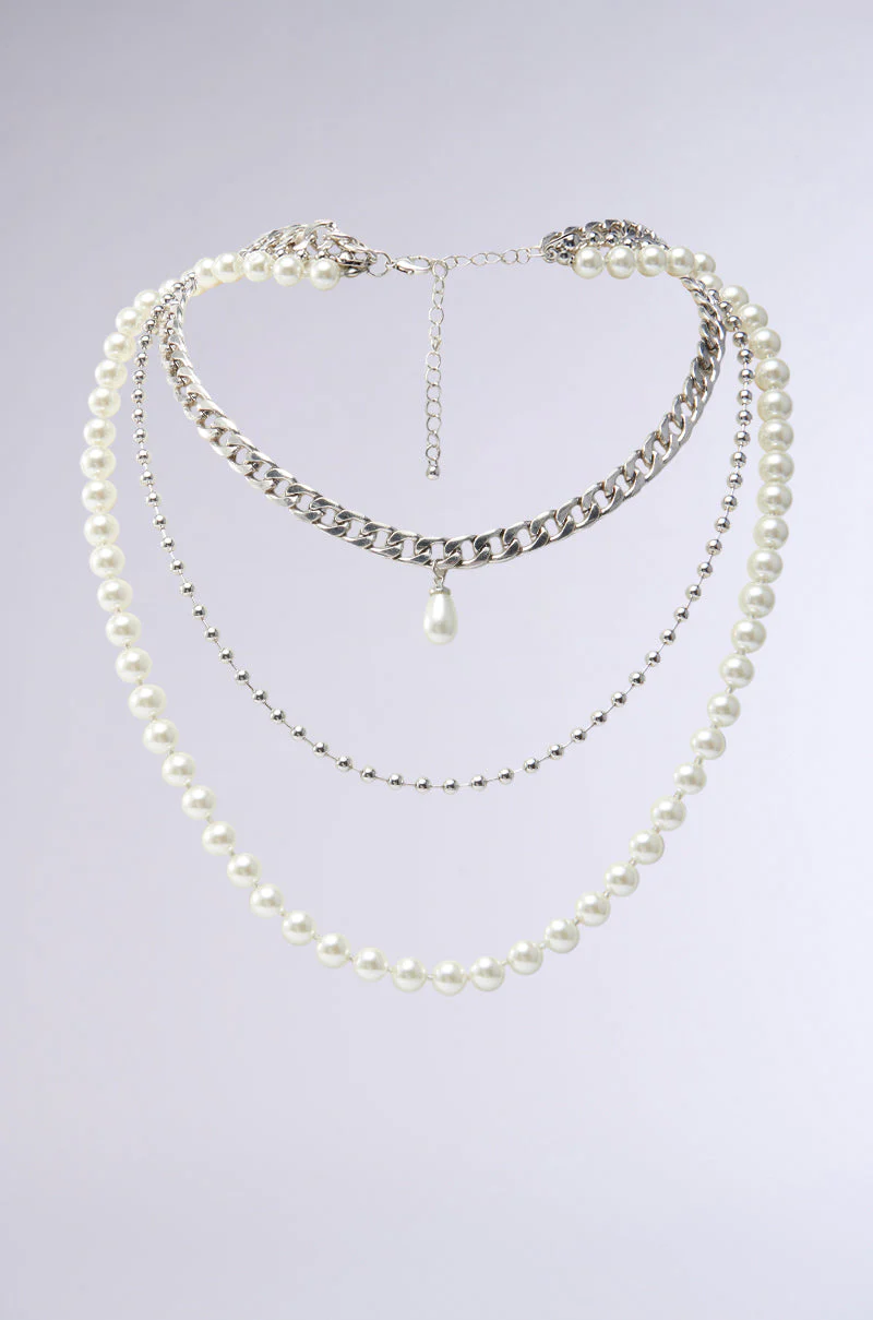 GLAM LIFE LAYERED NECKLACE